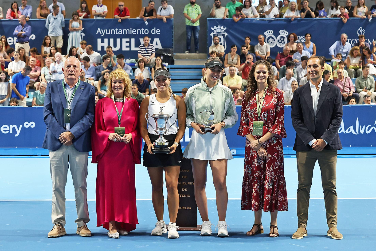 Imágenes de la final femenina de la Copa del Rey de tenis de Huelva entre Jesica Bouzas y Paula Badosa