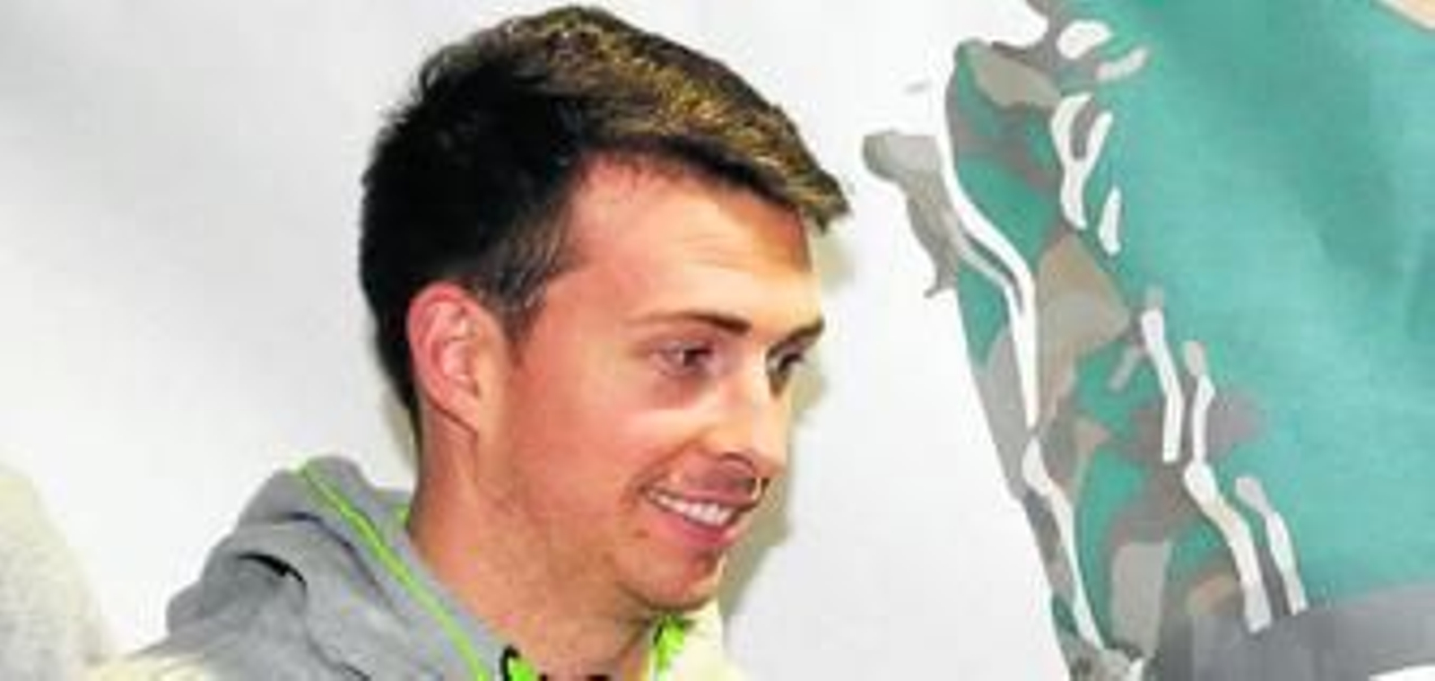 Toolson lanza un triple ante el Fuenlabrada en el Carpena.