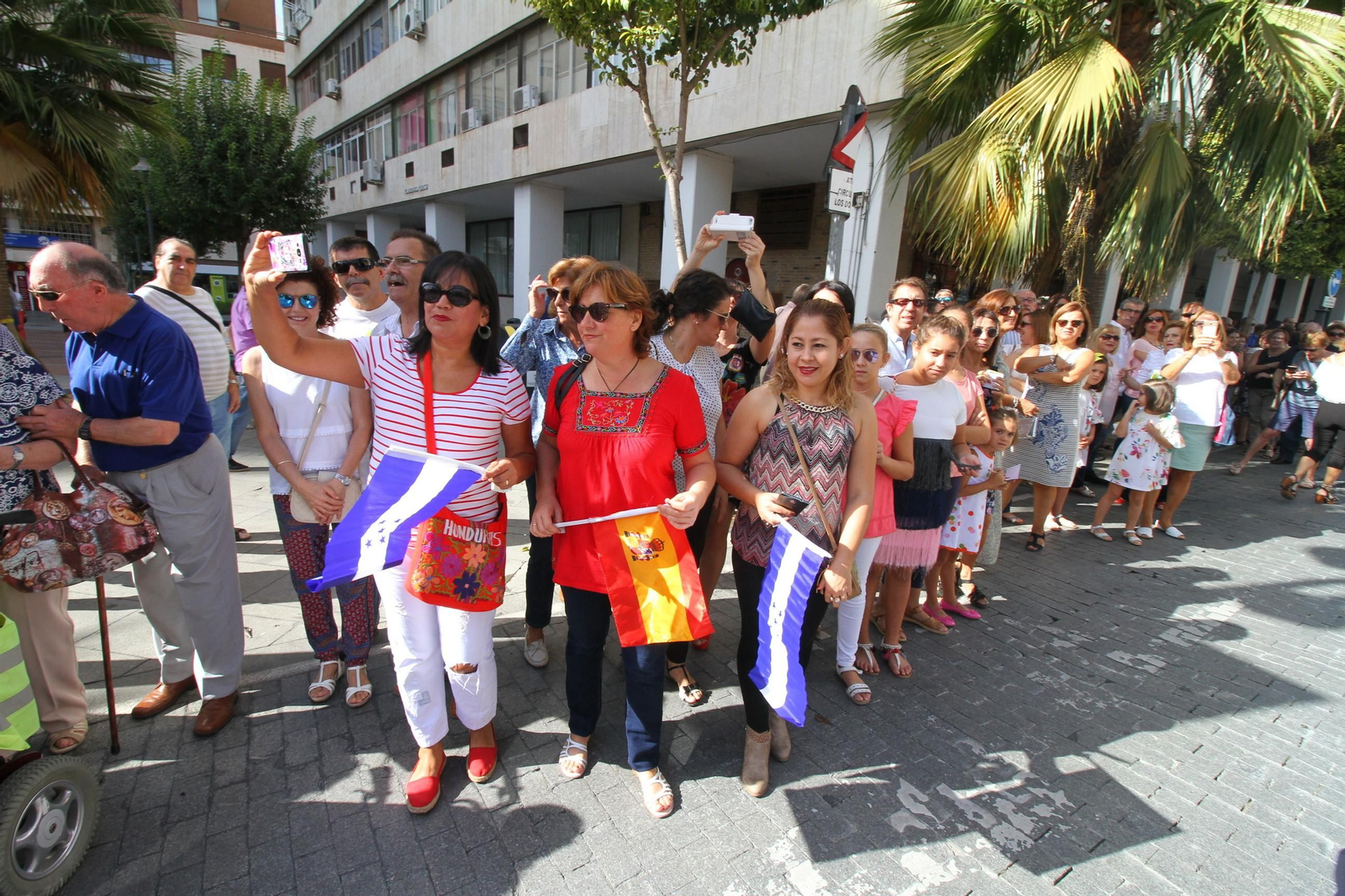 Imágenes del desfile Iberoamericano de bailes.