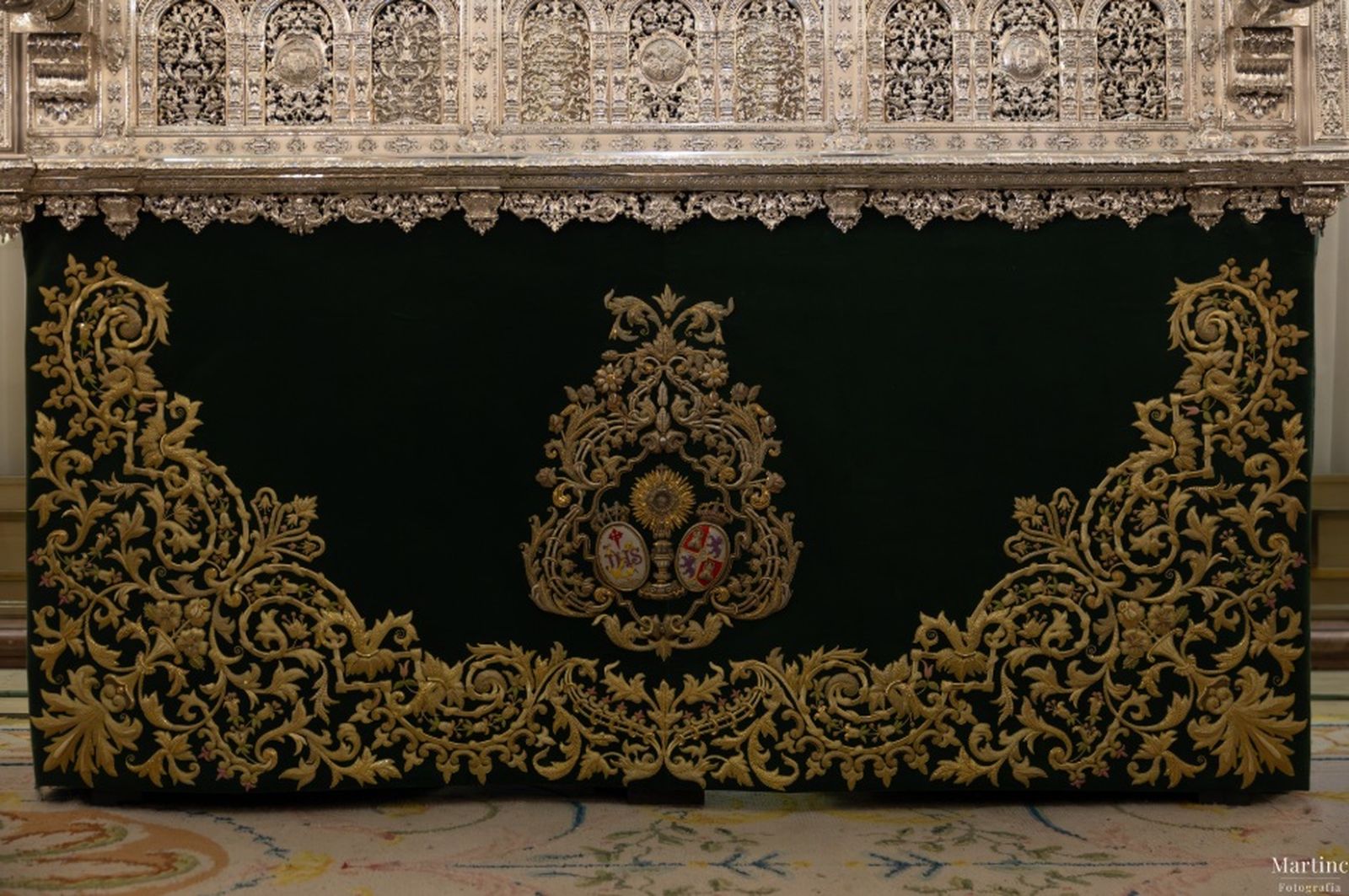 El nuevo faldón del palio de San Roque