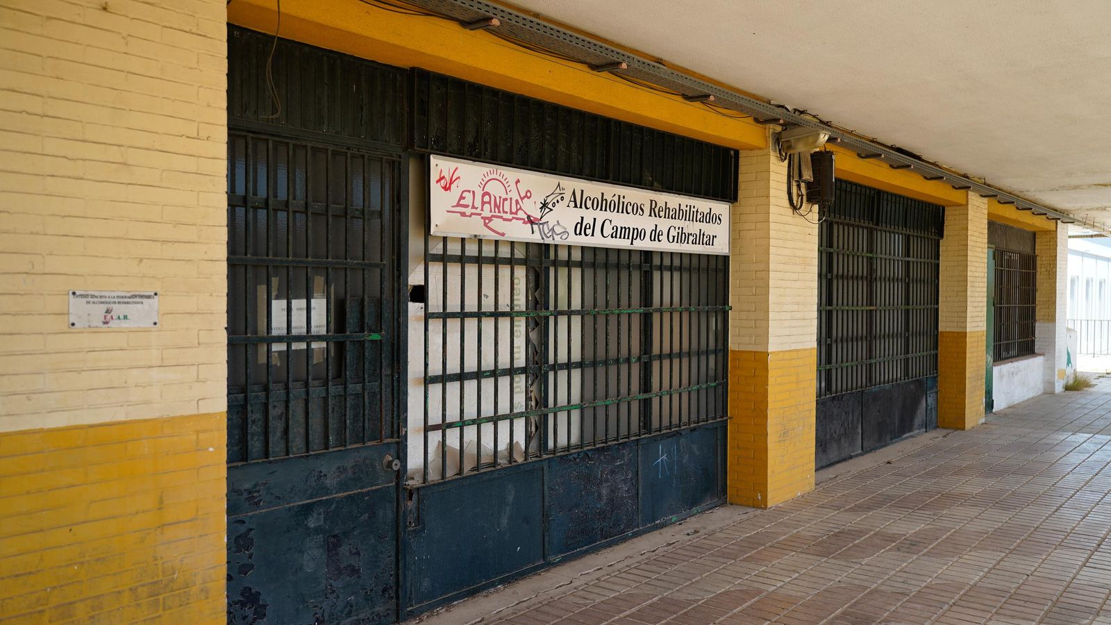 Así es la dejadez en el Centro Cívico de la reconquista.