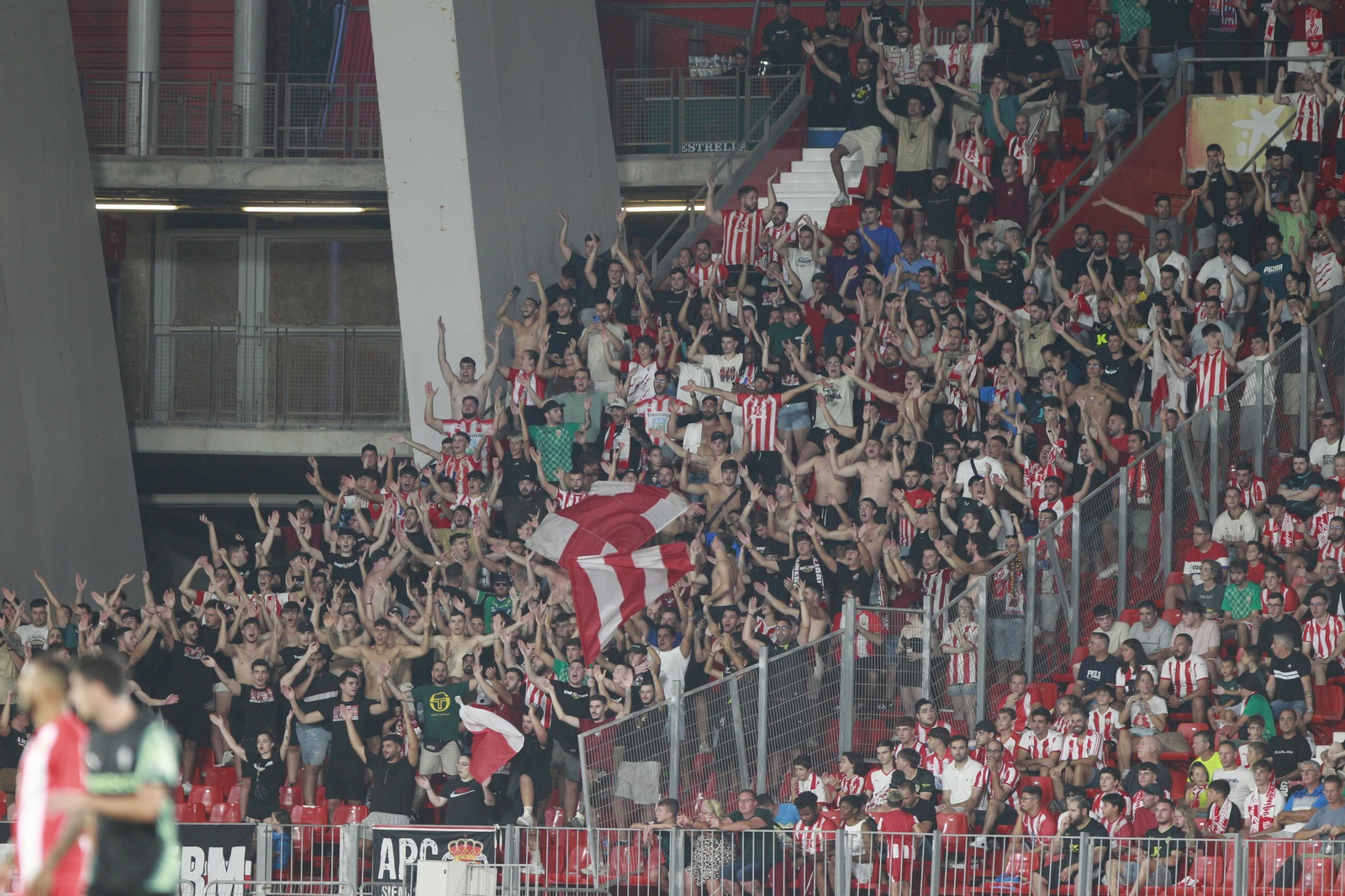El partido U.D. Almería-Sporting de Gijón, en imágenes