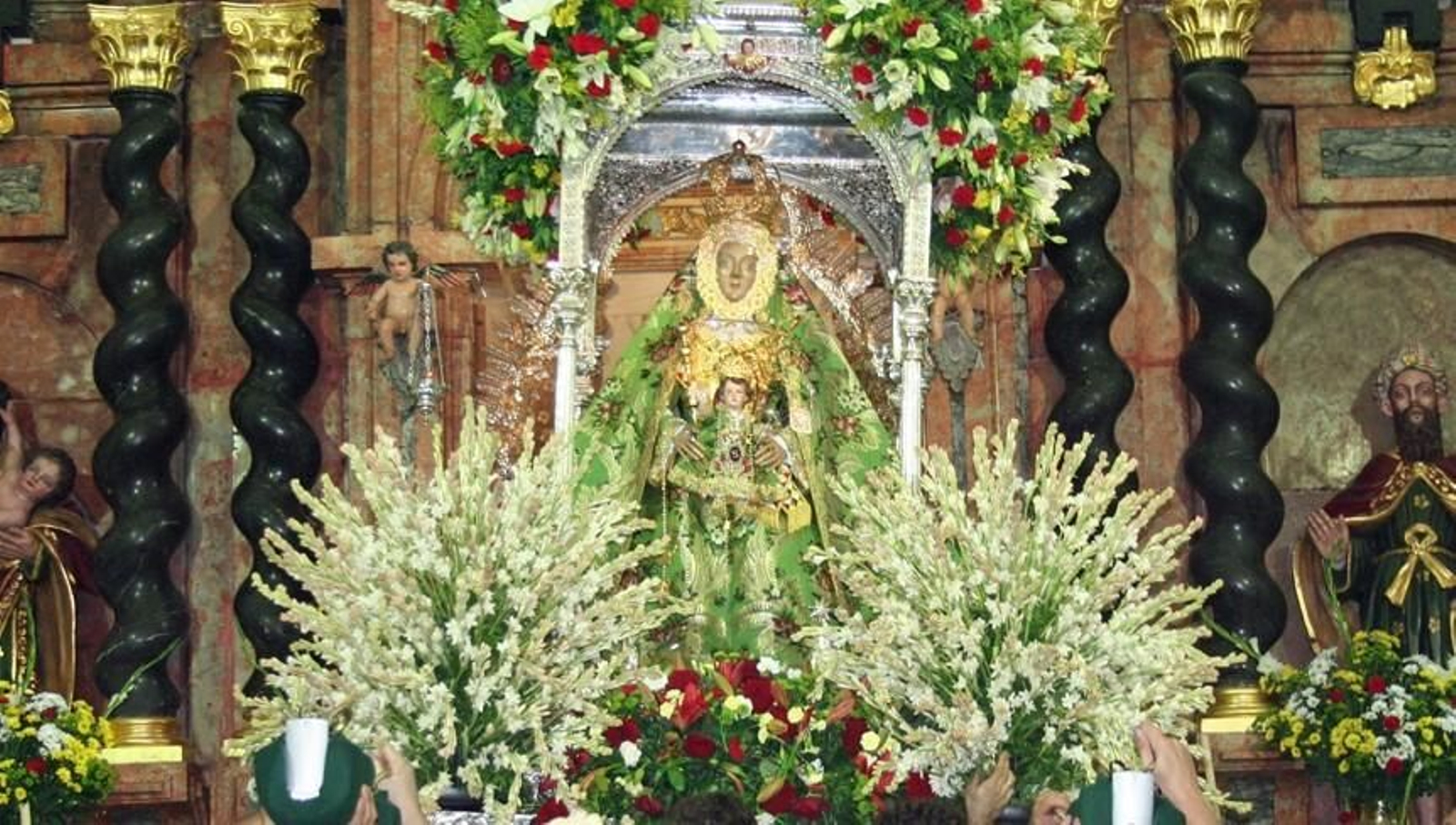 La Virgen de la Sierra de Cabra, en una imagen de archivo preparada para su romería.