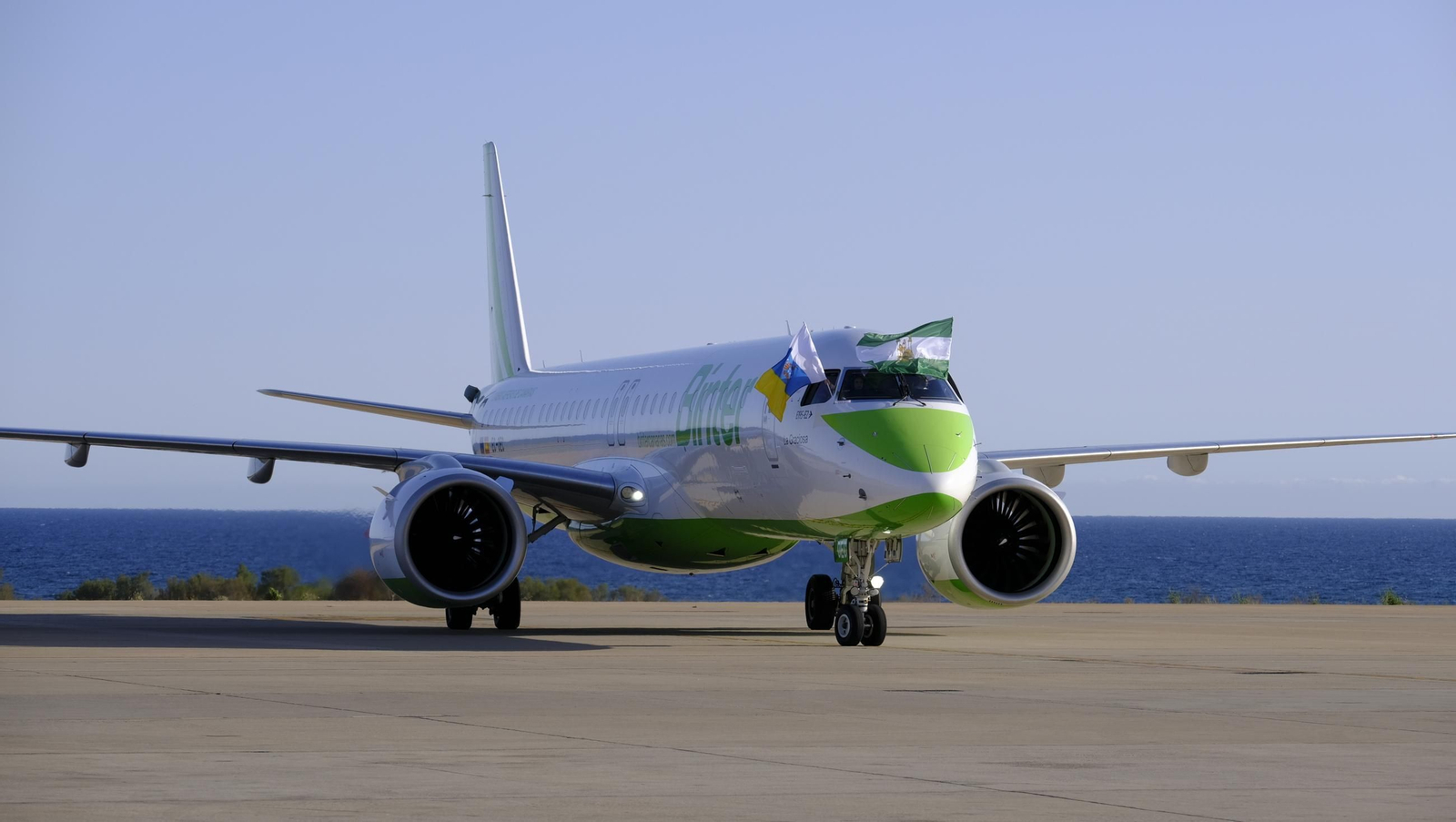 La compañía canaria Binter llega a Almería para quedarse, en imágenes