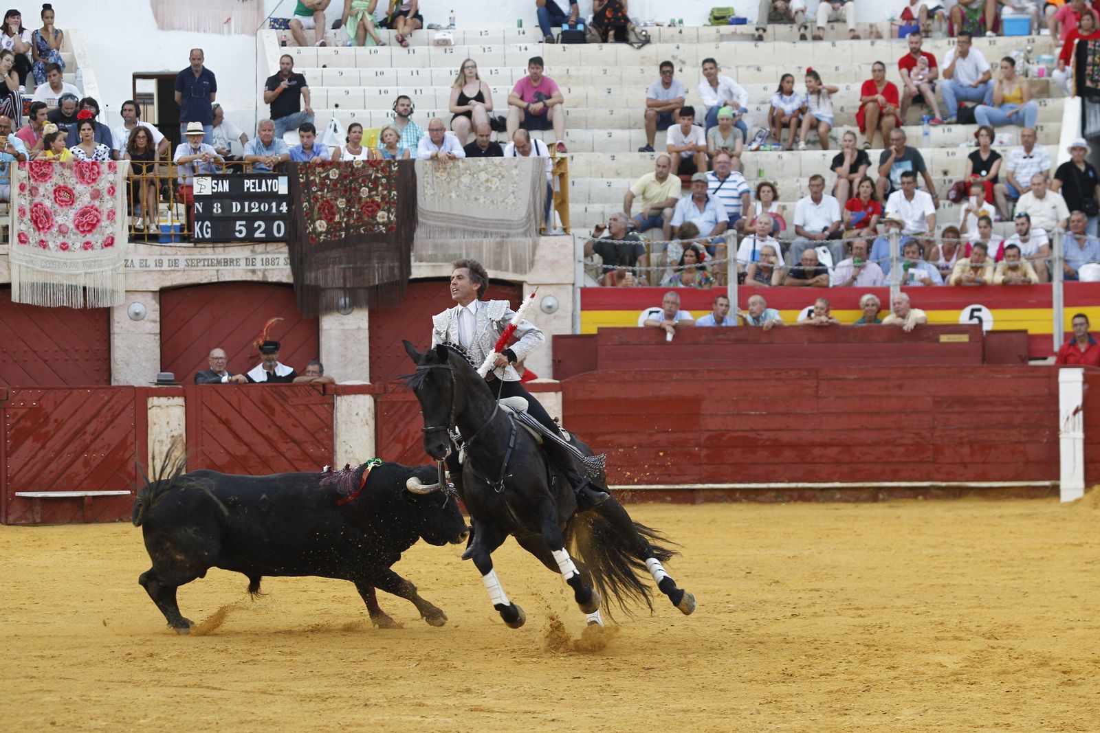 Fotogalería corrida de rejones. Feria de Almería 2019