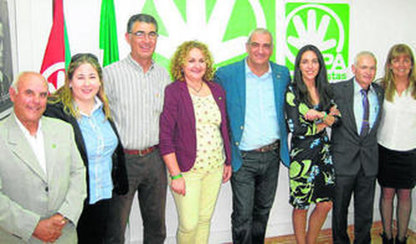El secretario general del PA, Antonio Jesús Ruiz, junto a los candidatos almerienses que presentan a las europeas.