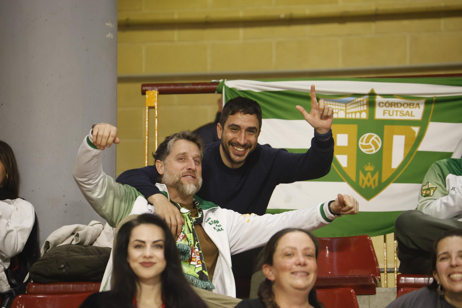Las mejores fotos del ambiente en Vista Alegre para el Córdoba Futsal - Palma.