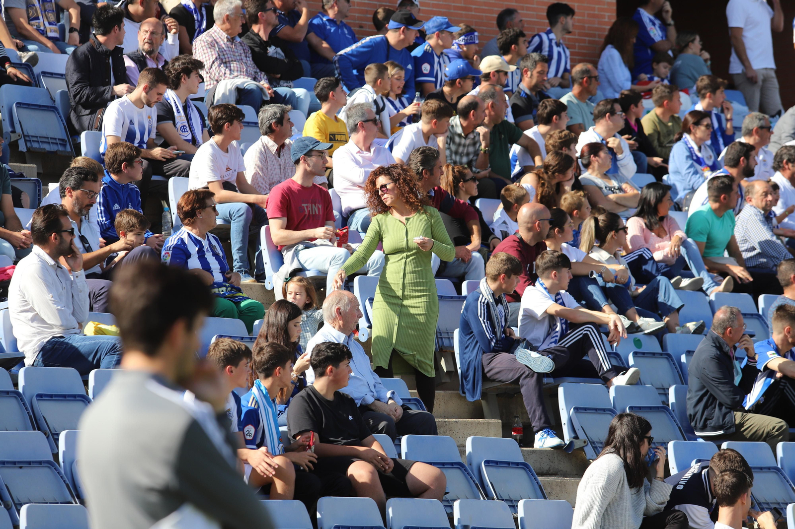 Imágenes del gran ambiente en el Nuevo Colombino para ver el  Recre-Burgos