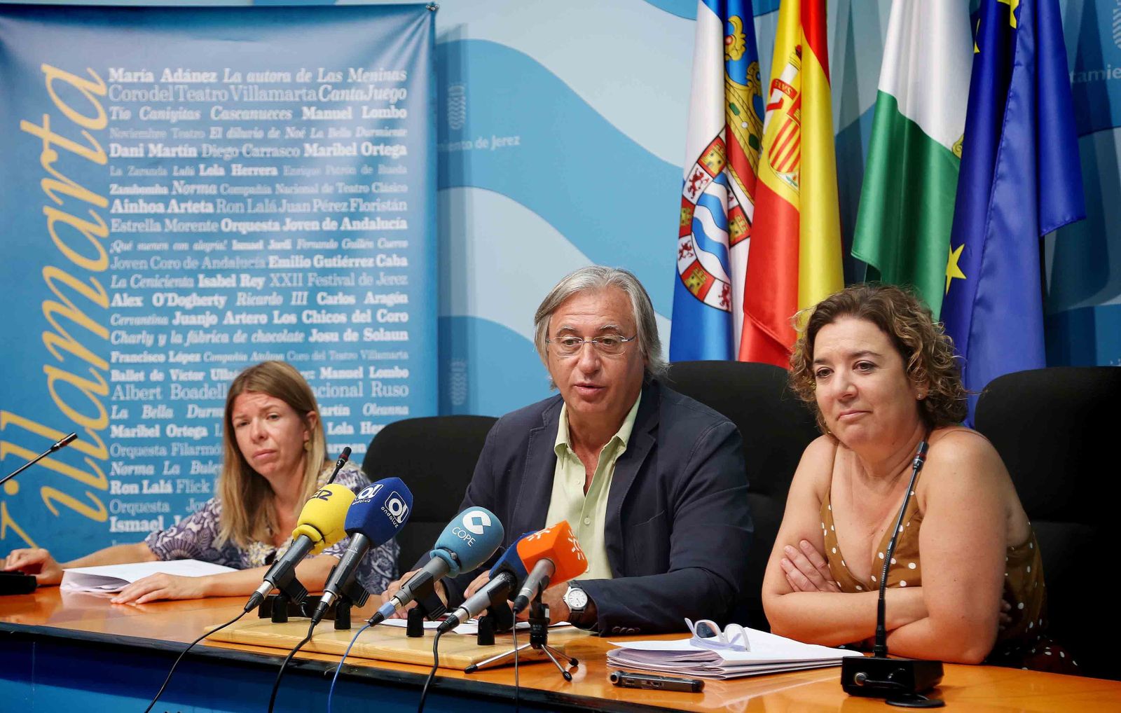 Isamay Benavente (d), durante la presentación de la programación junto a Francisco Camas y María del Mar Díez ayer en el Ayuntamiento.