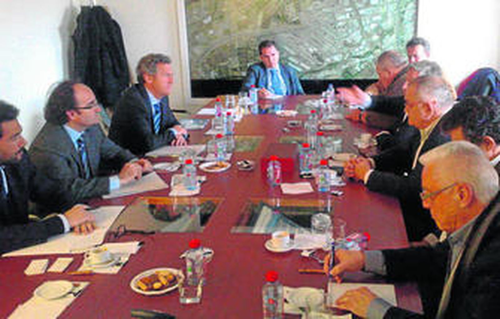 Representantes de la Autoridad Portuaria y del mercado de Saint Charles, esta semana.