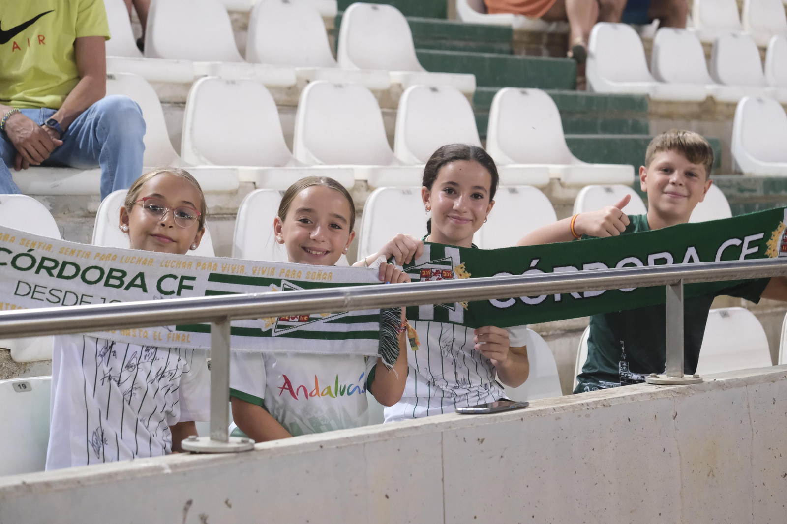 Las mejores fotos del ambiente en El Arcángel para el Córdoba CF - Ibiza