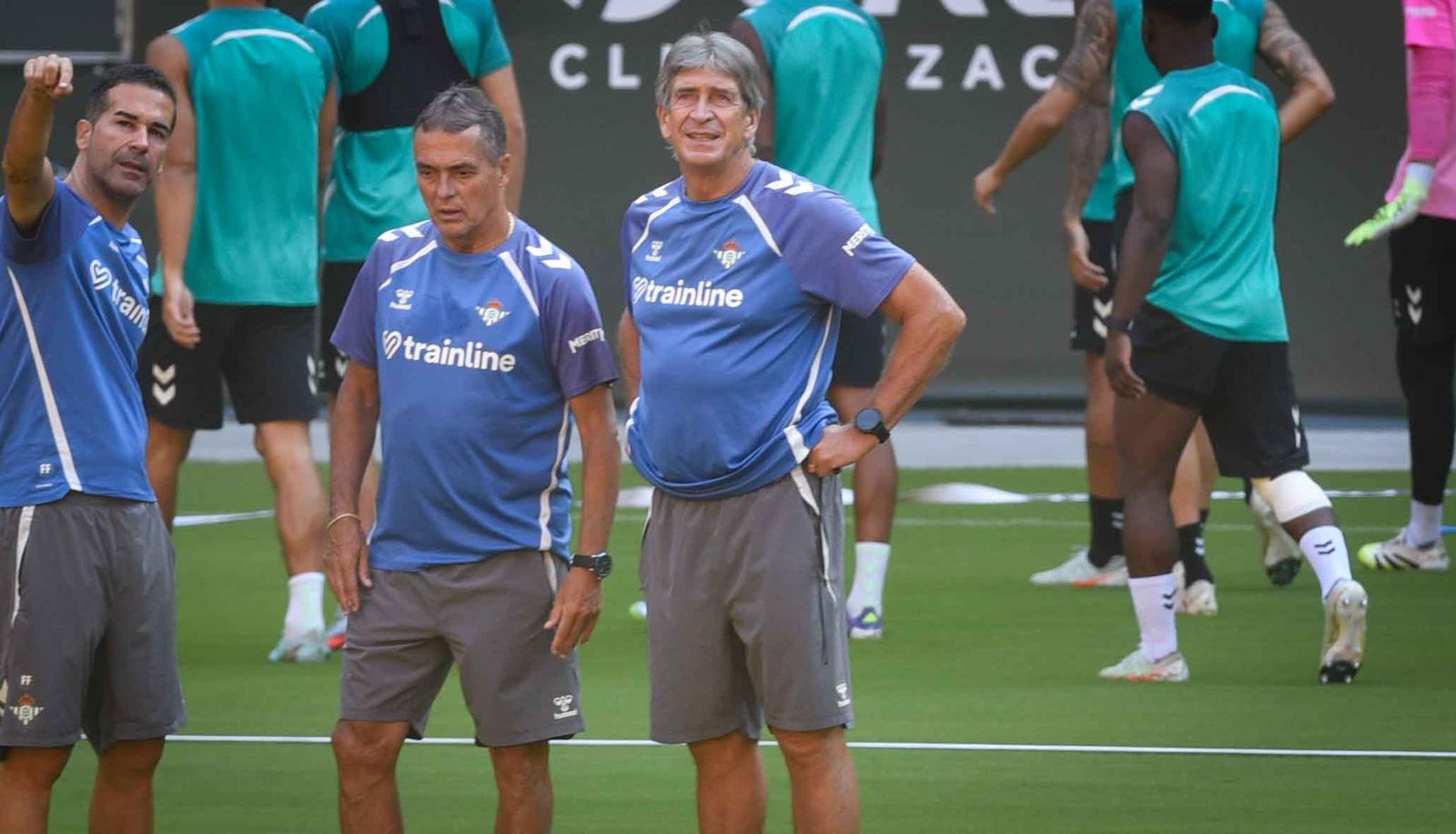 Imágenes del primer entrenamiento del Betis en el Estadio de la Cartuja