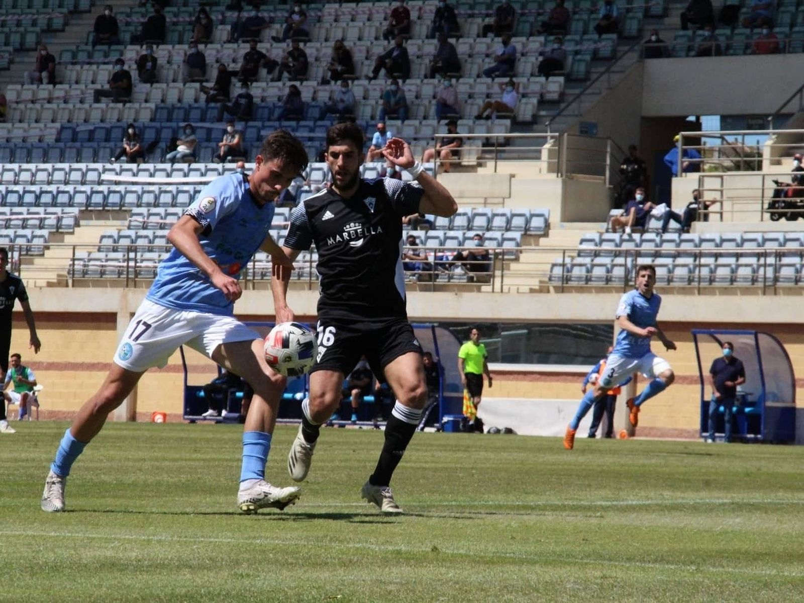 Un acción de El Ejido defendida por el Marbella