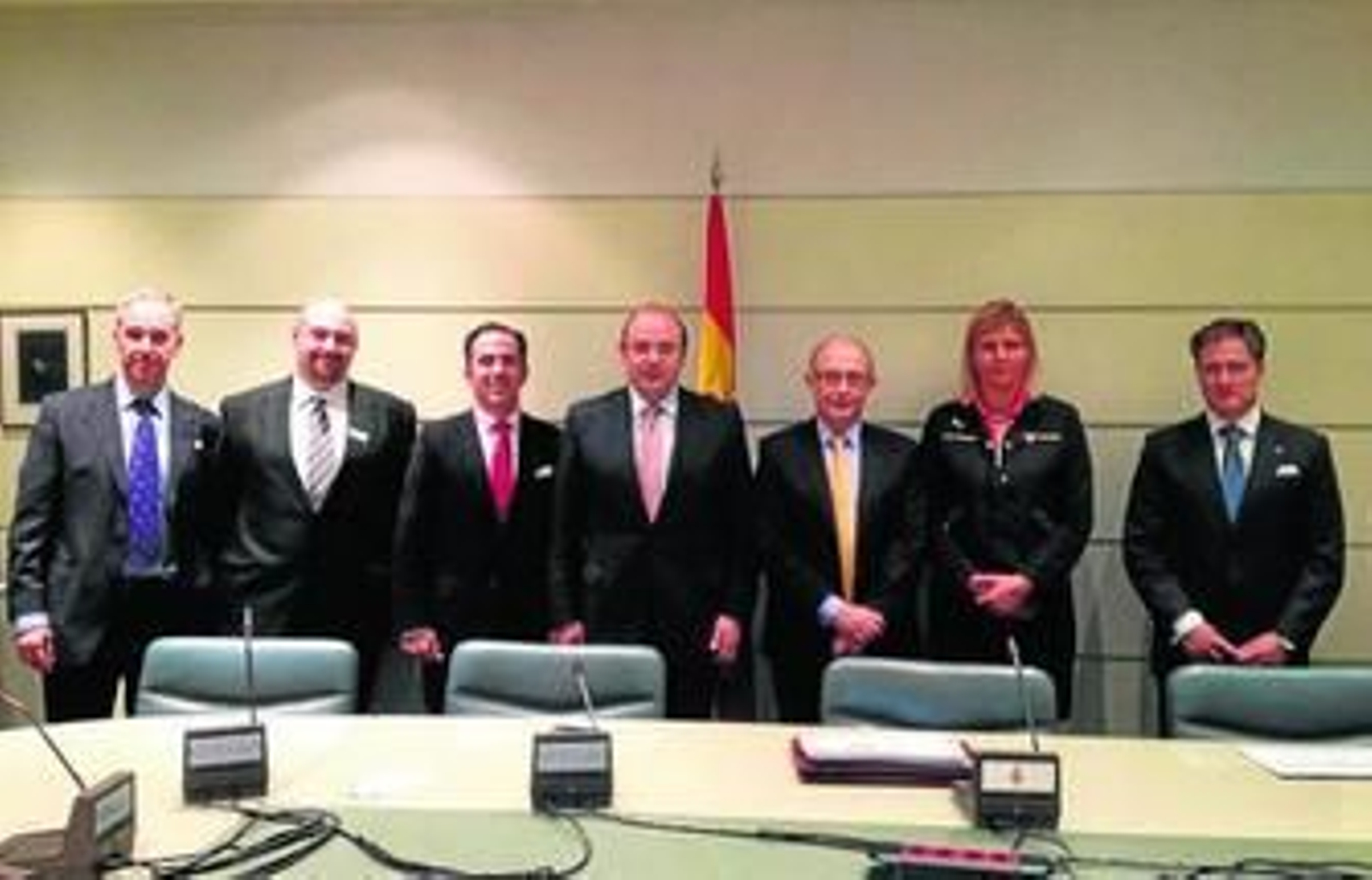 En el encuentro participó también la diputada de Economía y técnicos de este área de la Diputación.