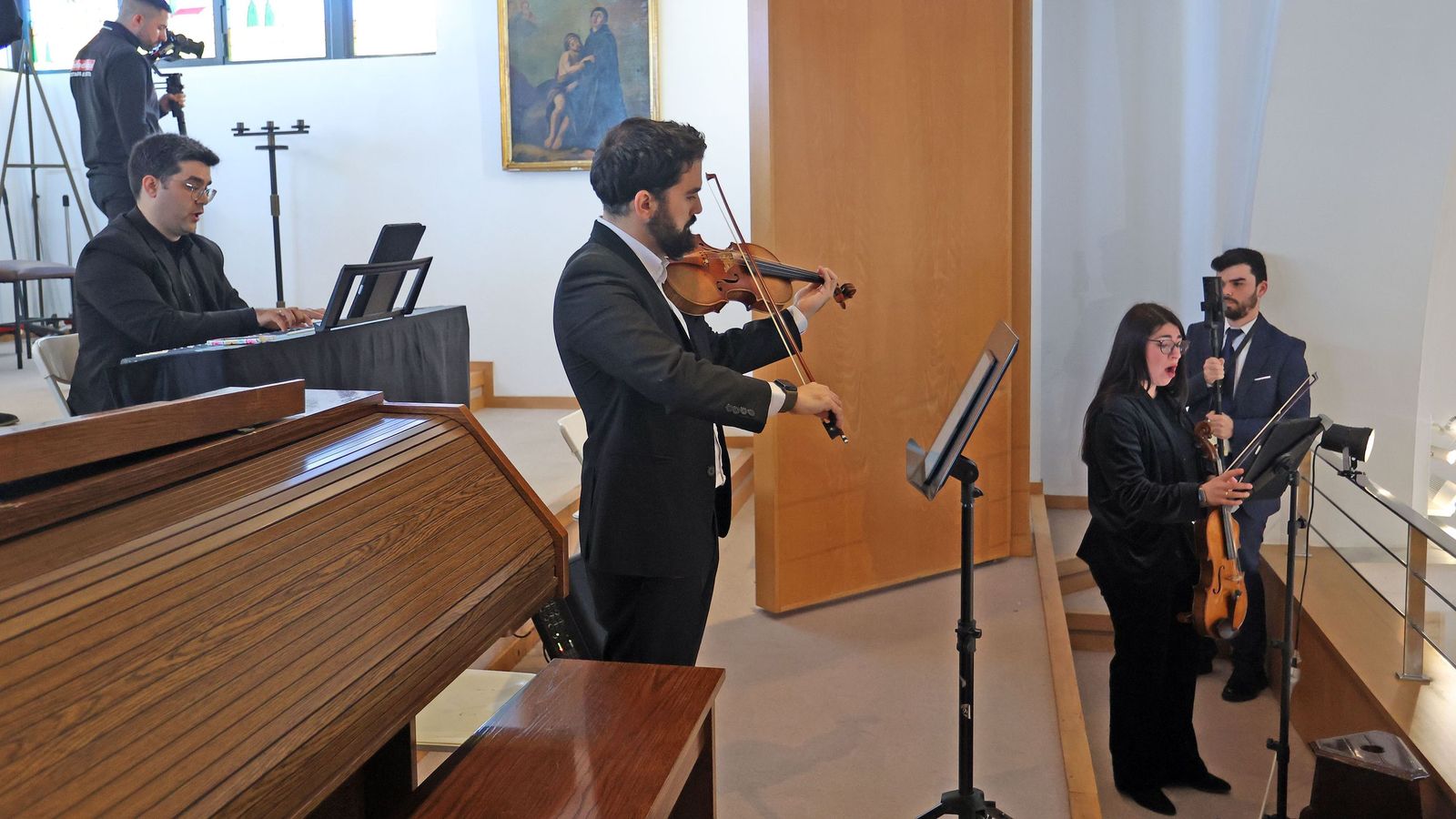 Imágenes de la bendición de María Santísima de los Enfermos y Reina de Todos los Santos
