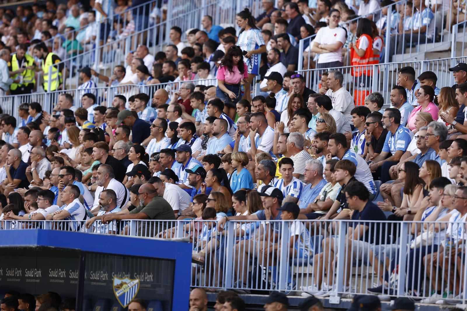 Búscate en las gradas de La Rosaleda durante el Málaga-Cádiz