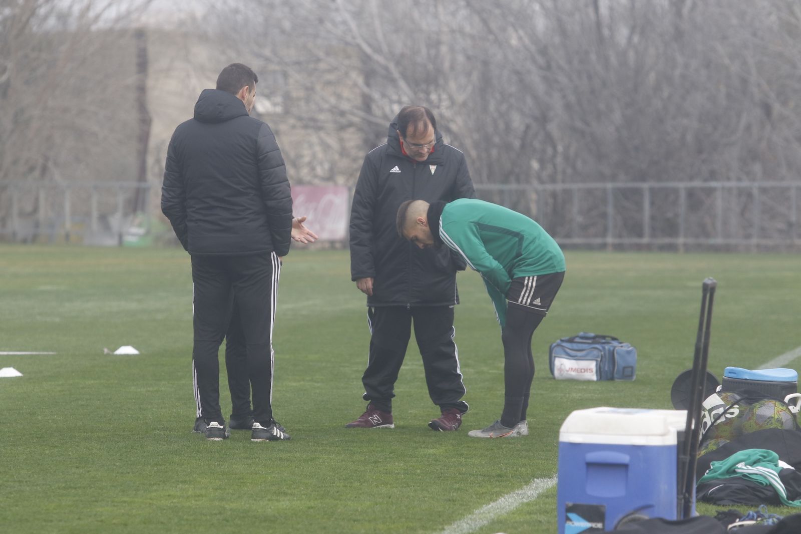 Agné se interesa por el estado físico del jerezano, que recibió un golpe.