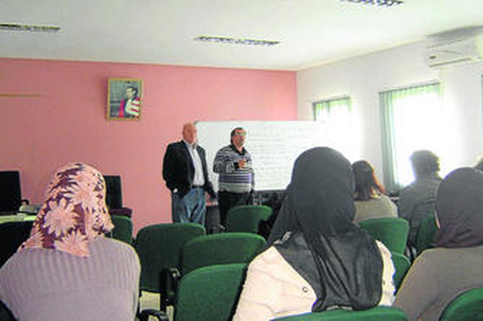 Patricio González y Juan Emlio Ríos, durante una ponencia en Tetuán.