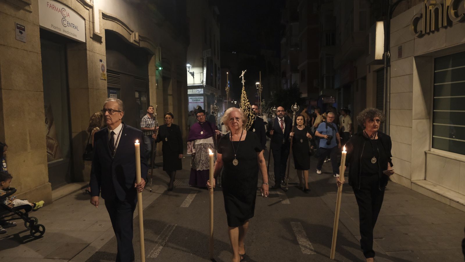 Imágenes de La Magna por las calles de Almería