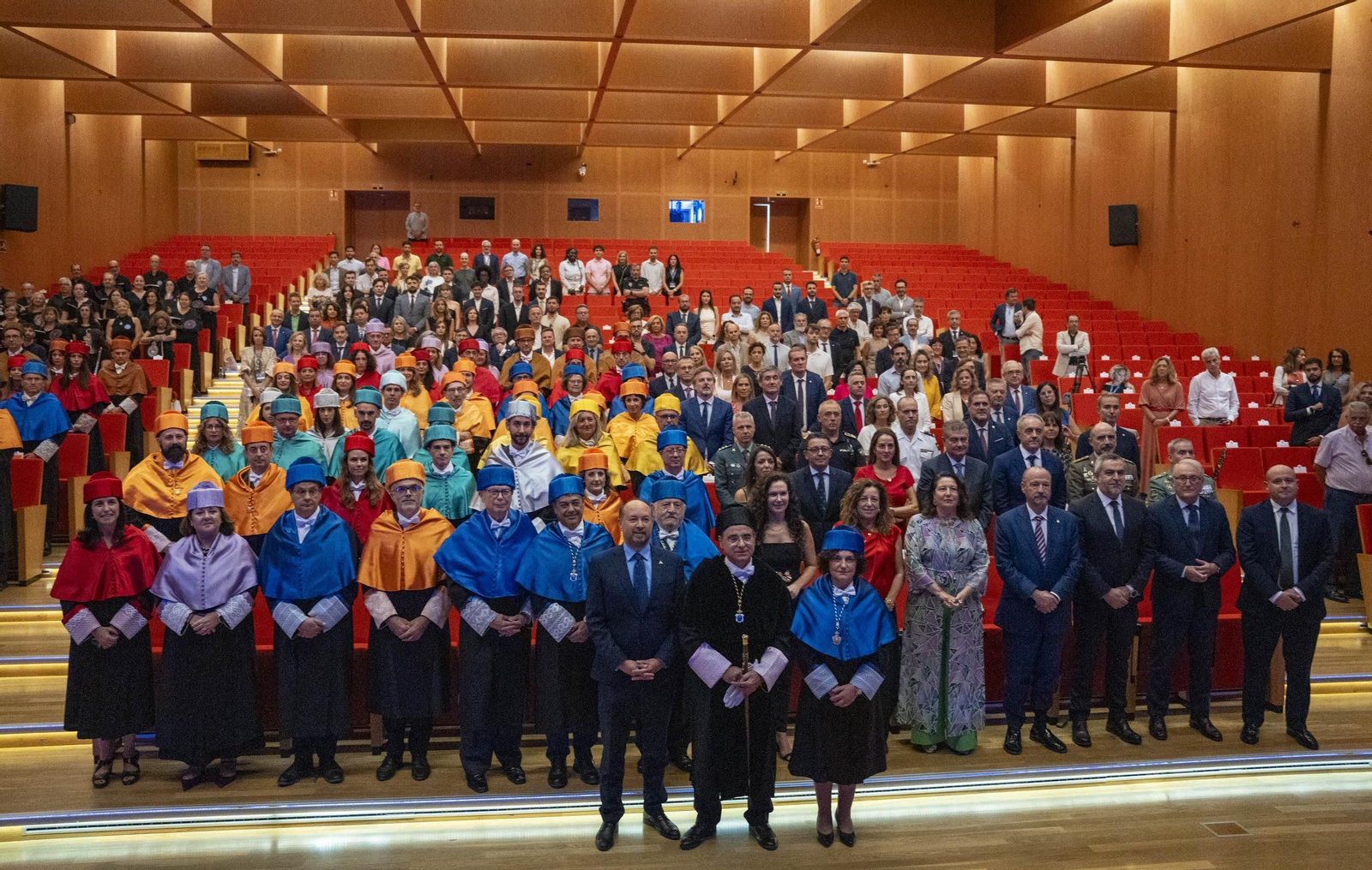 Acto académico de apertura del curso 2025-2026 en la UAL