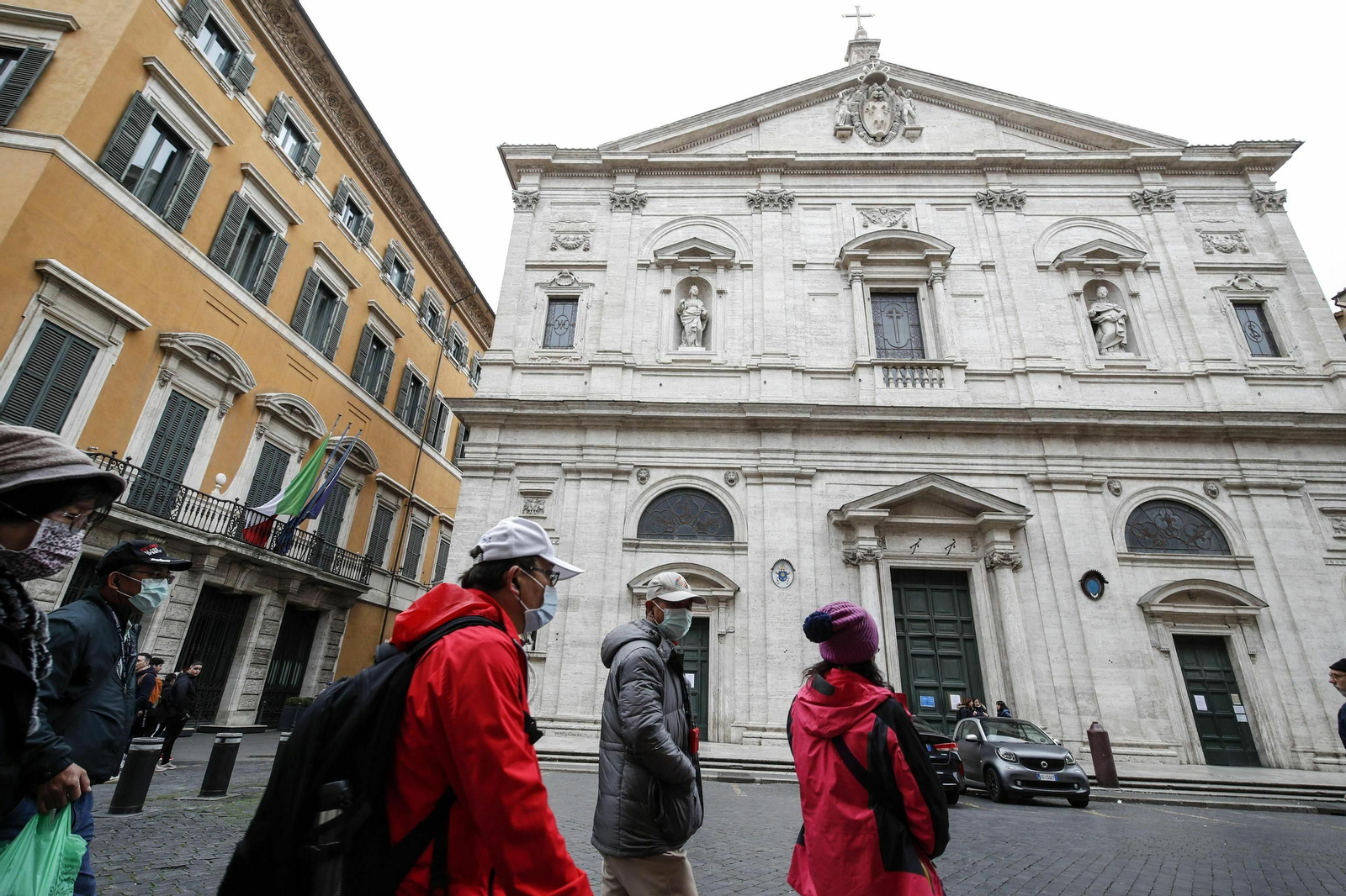 La Iglesia de San Luis de los Franceses en Roma, cerrada por el coronavirus.