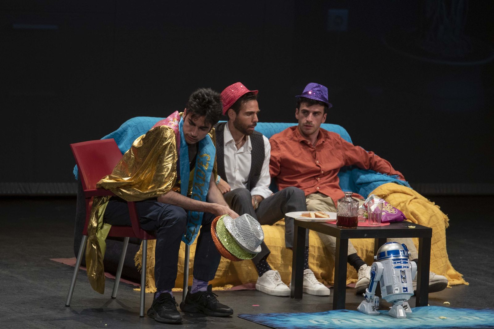 Los actores ofrecen una interpretación excepcional en esta obra.