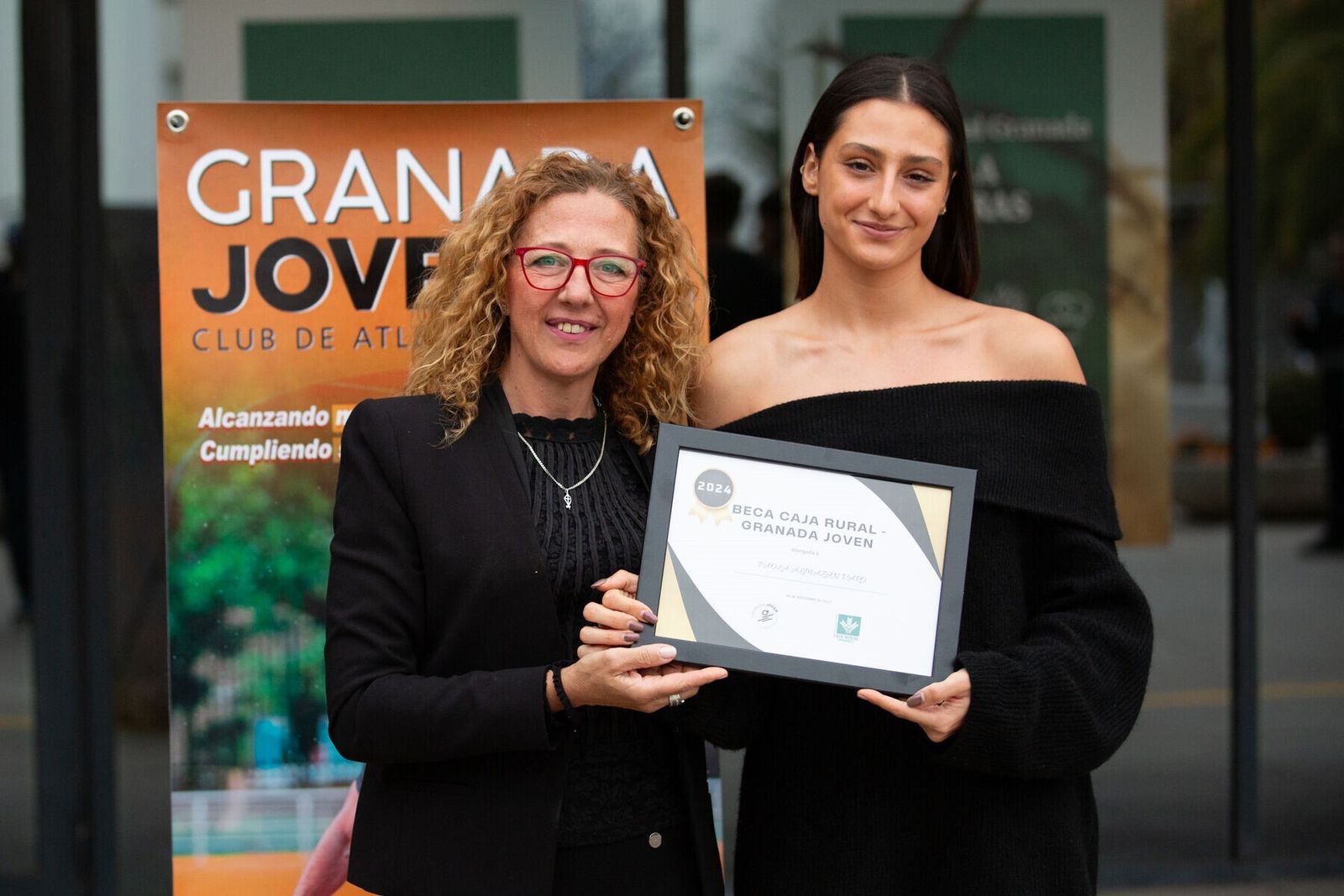 La entrega de las becas del Granada Joven en imágenes