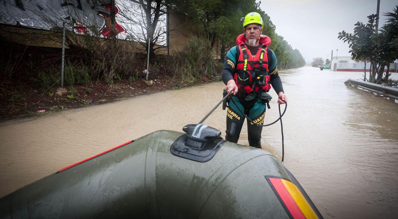 Así trabajan los grupos de élite de la Guardia Civil en las inundaciones en Jerez