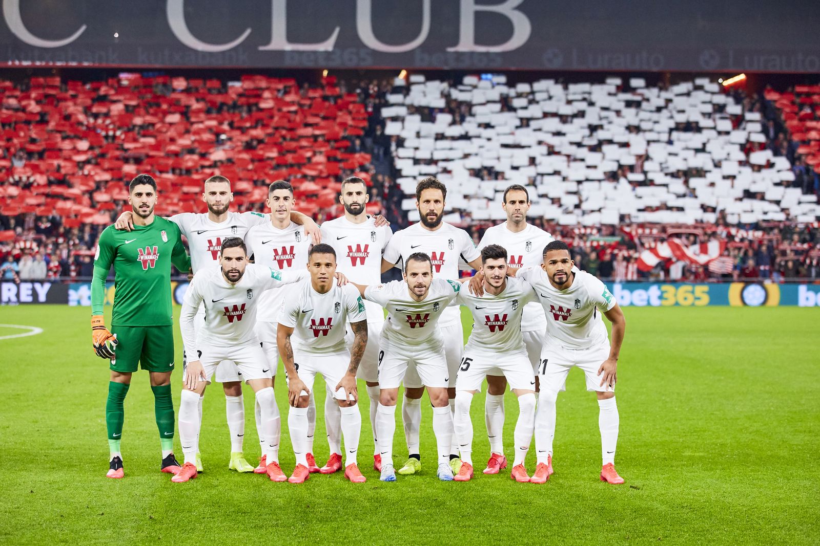 Imagen del once titular granadinista