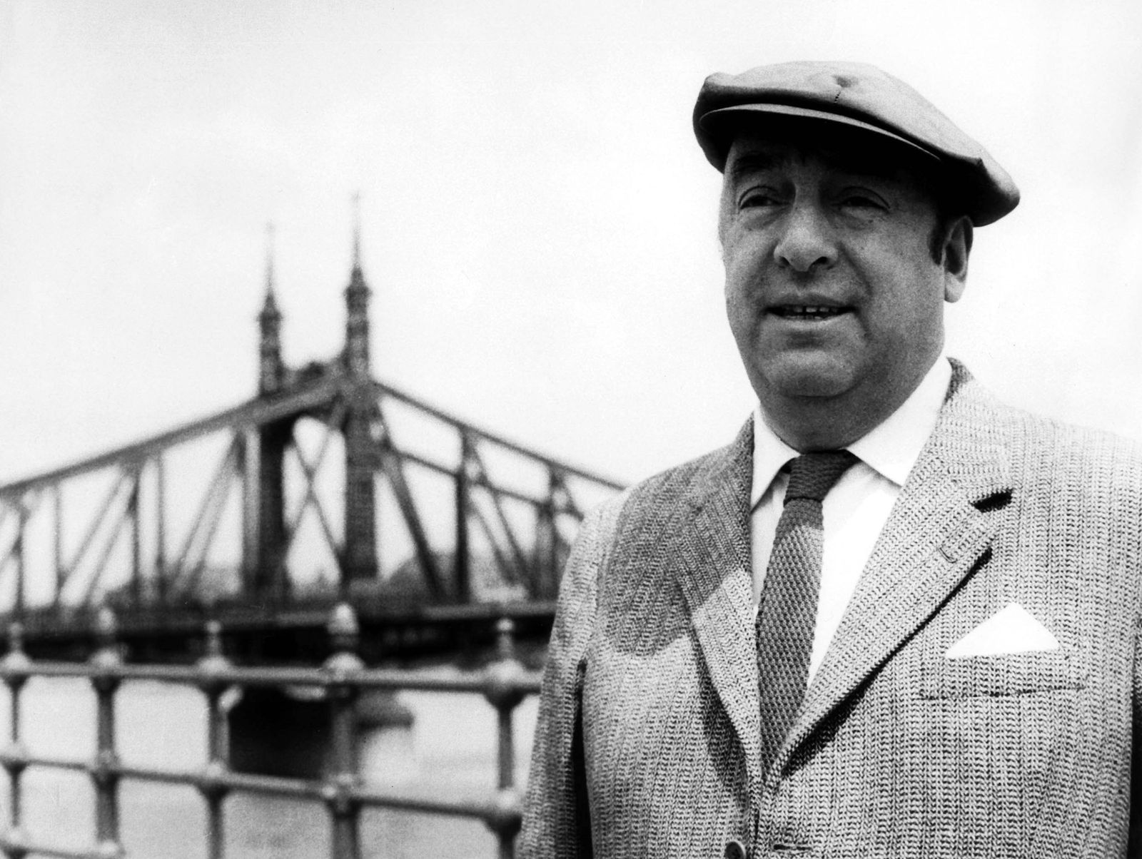 Pablo Neruda, en una fotografía tomada en mayo de 1956 en Budapest.