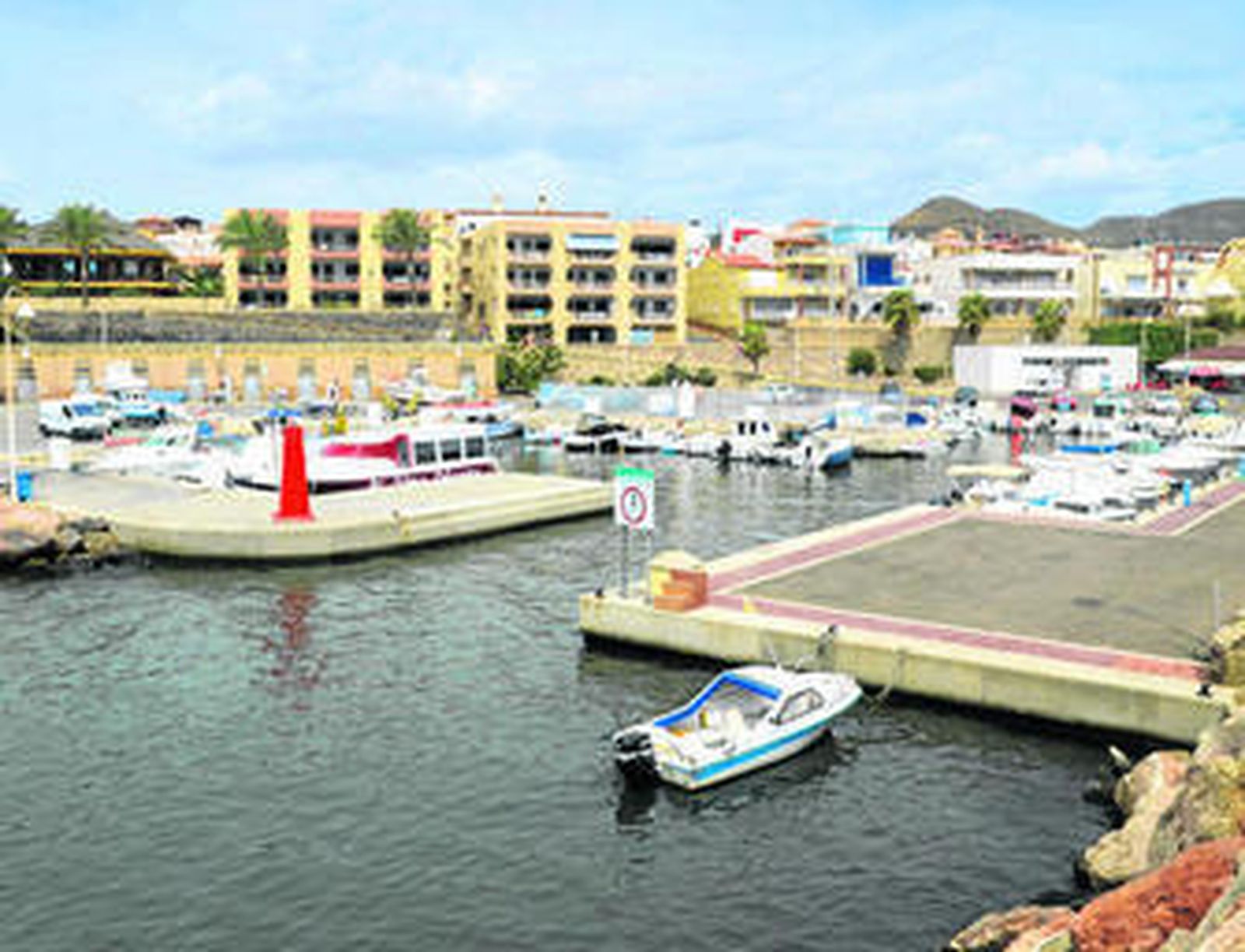 El puerto de Villaricos cuenta con dos zonas diferenciadas, La Balsa y La Esperanza.