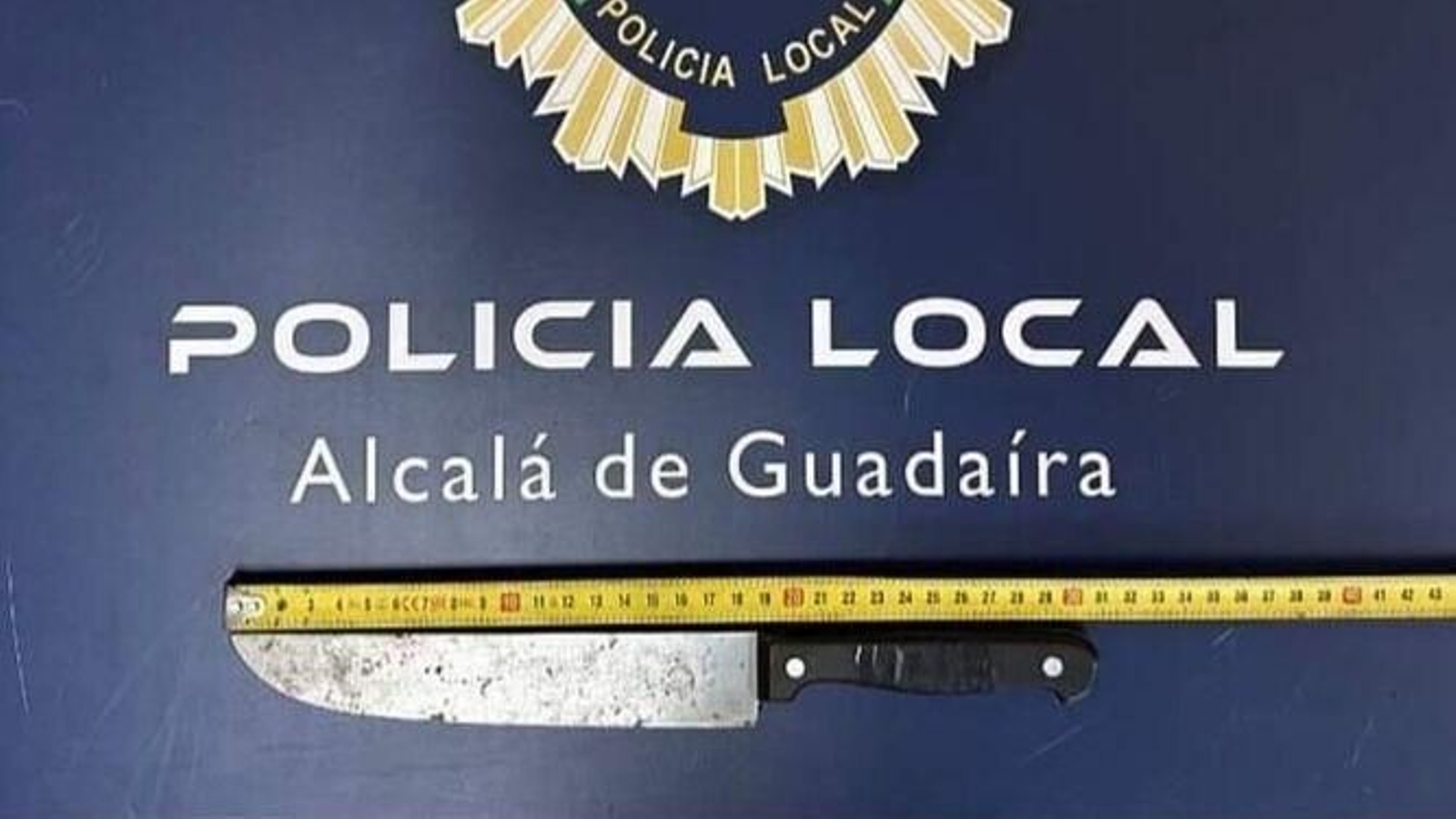 El cuchillo intervenido por la Policía Local al detenido.