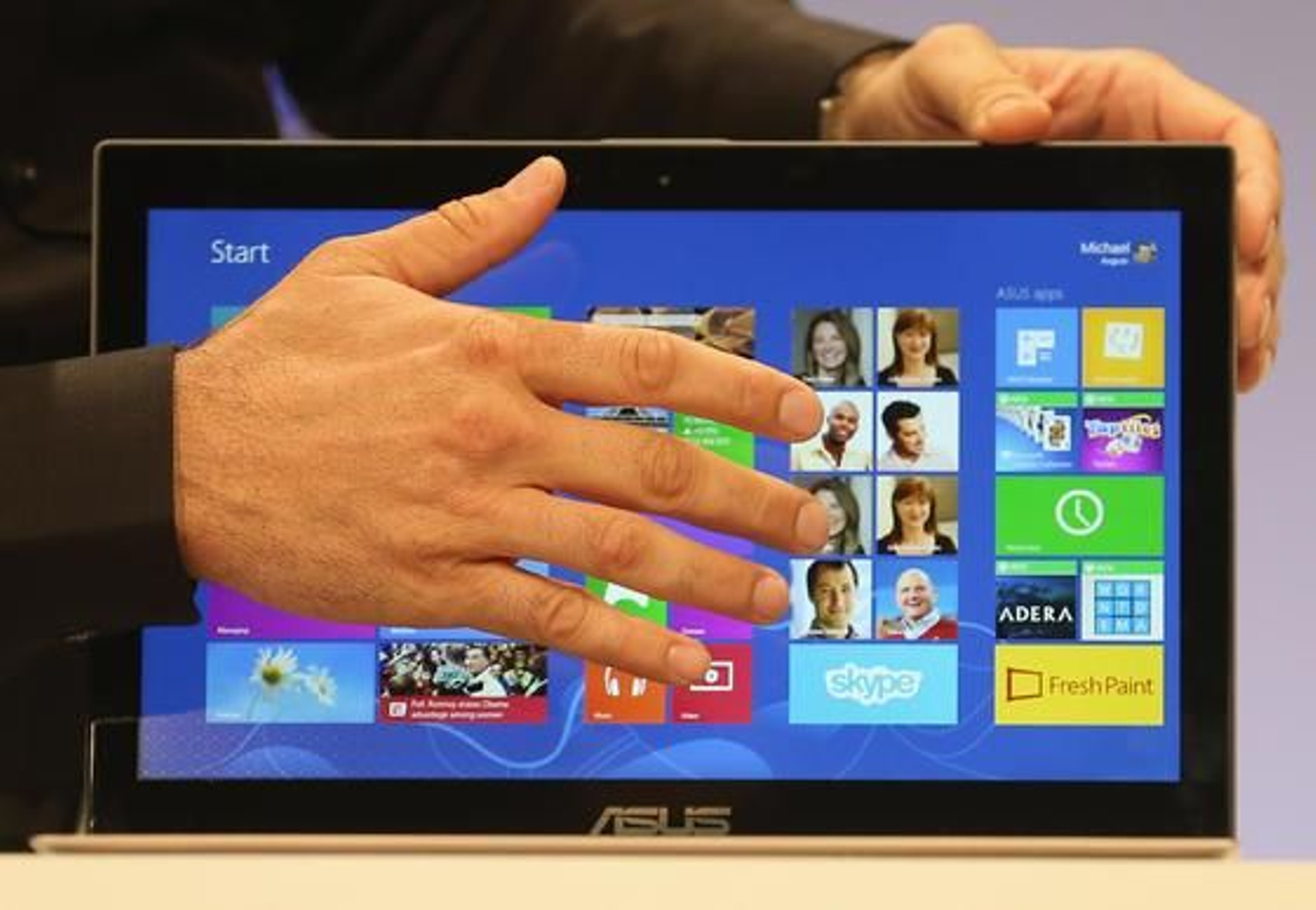 Microsoft presenta en sociedad Windows 8