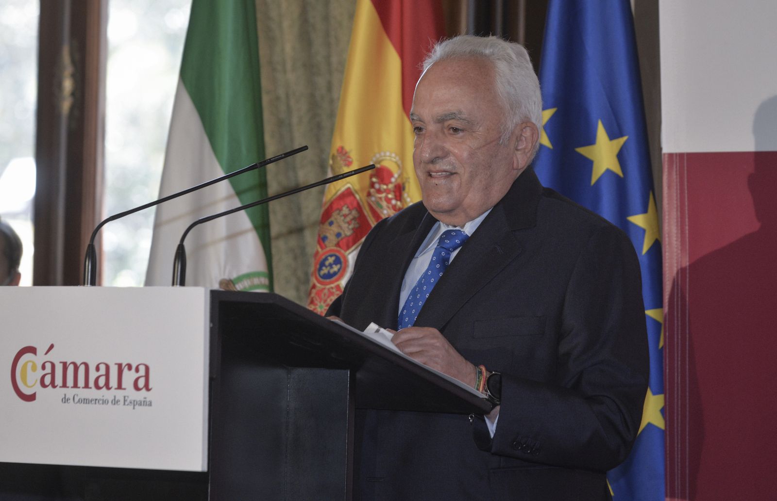 Imposición de la Encomienda de la Orden de la Cámara de España