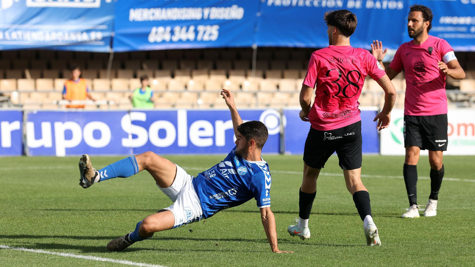 Imágenes del Xerez DFC contra San Fernando CD en Chapín