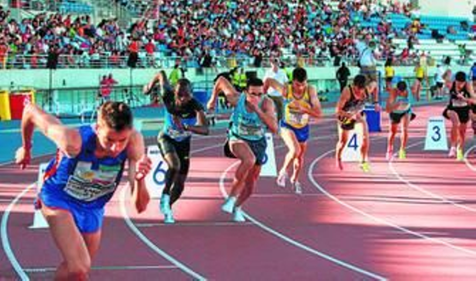 Los aficionados onubenses al atletismo están hoy de enhorabuena al poder presenciar una gran reunión.