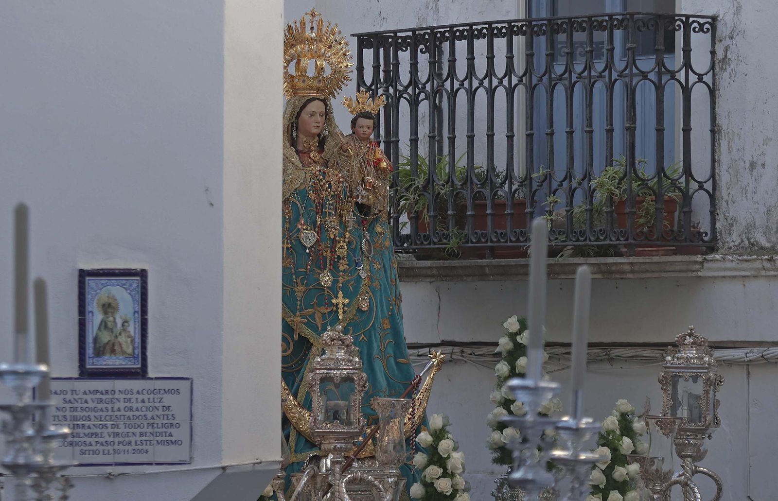 Fotos de la procesión conmemorativa del 275 aniversario del patronazgo de la Virgen de la Luz en Tarifa