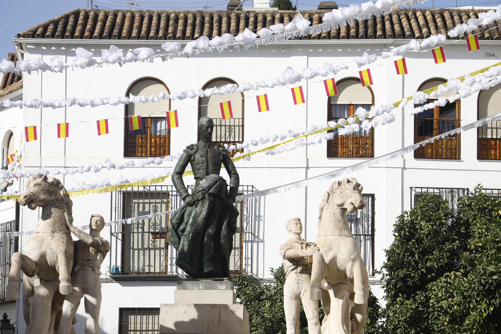 Córdoba se engalana para la coronación pontificia de la Virgen de la Paz y Esperanza, en imágenes