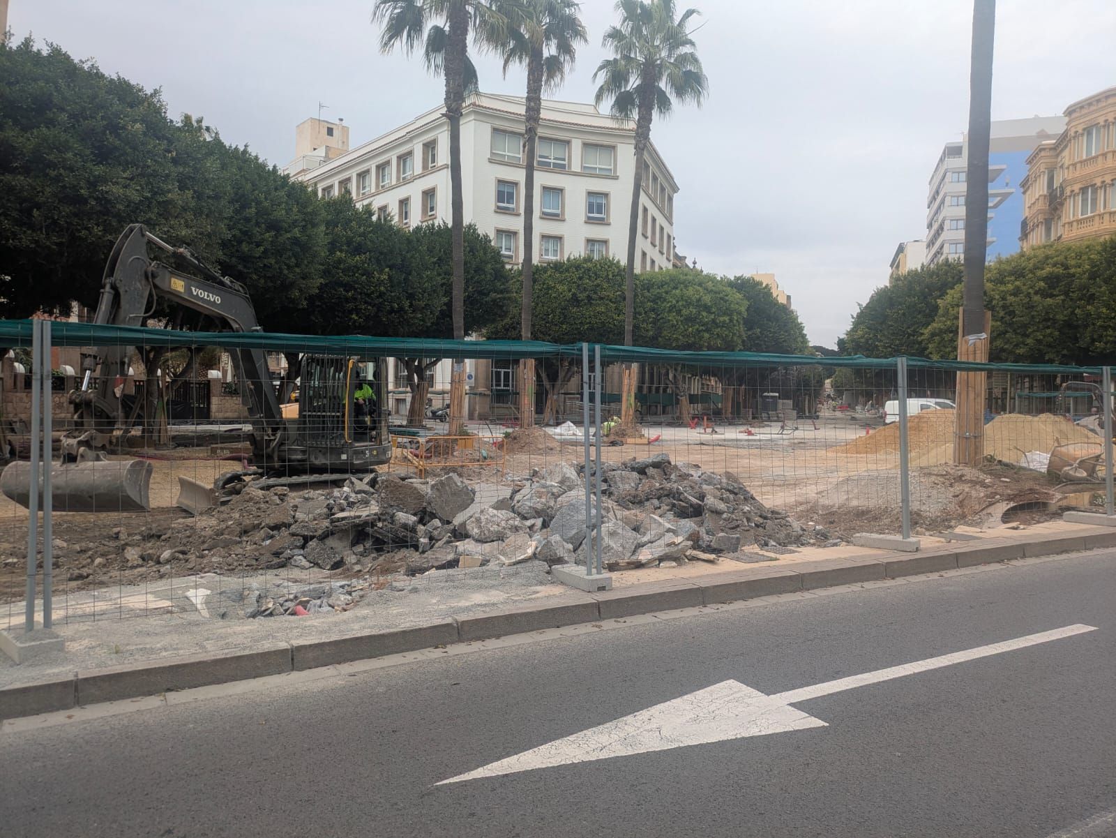 Obras del Paseo de Almería en la antigua plaza Circular.