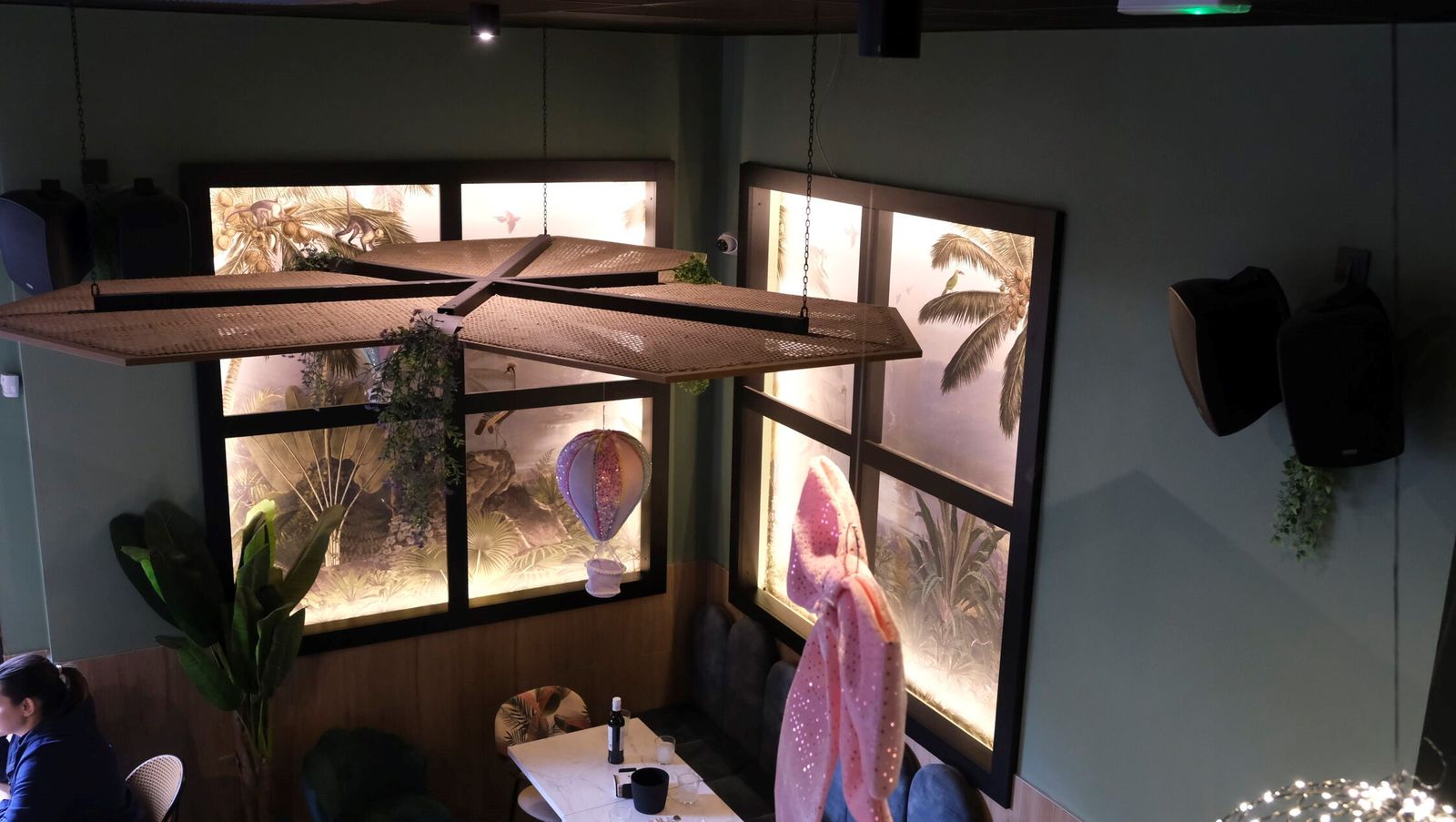 Craft Brunch & Drunch, Imperfecto Anticlub y Pícaro 213, locales de moda en la Vega y la Térmica, en imágenes