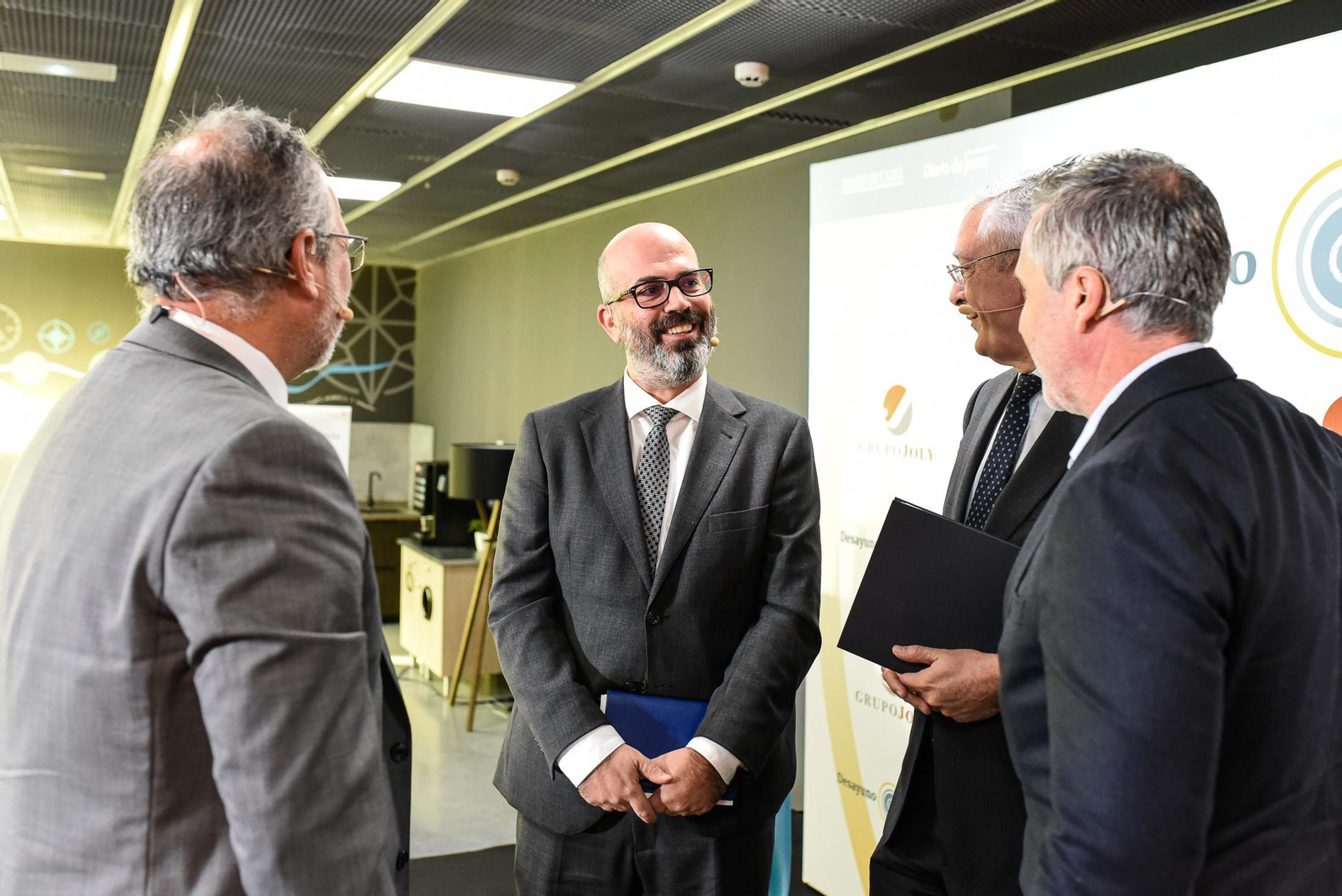 Imágenes del Desayuno Coloquio "Enomía azul, claves para el desarrollo sostenible" organizado por el Grupo Joly