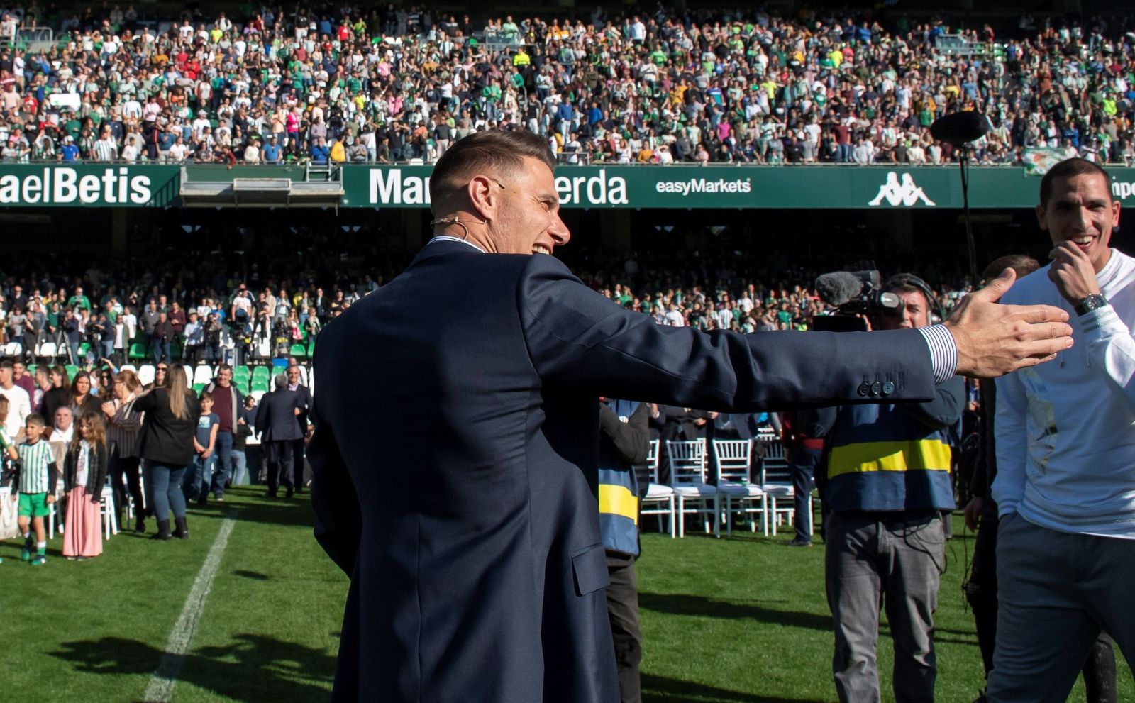 Joaquín, sonriente en los instantes finales del acto de su renovación.
