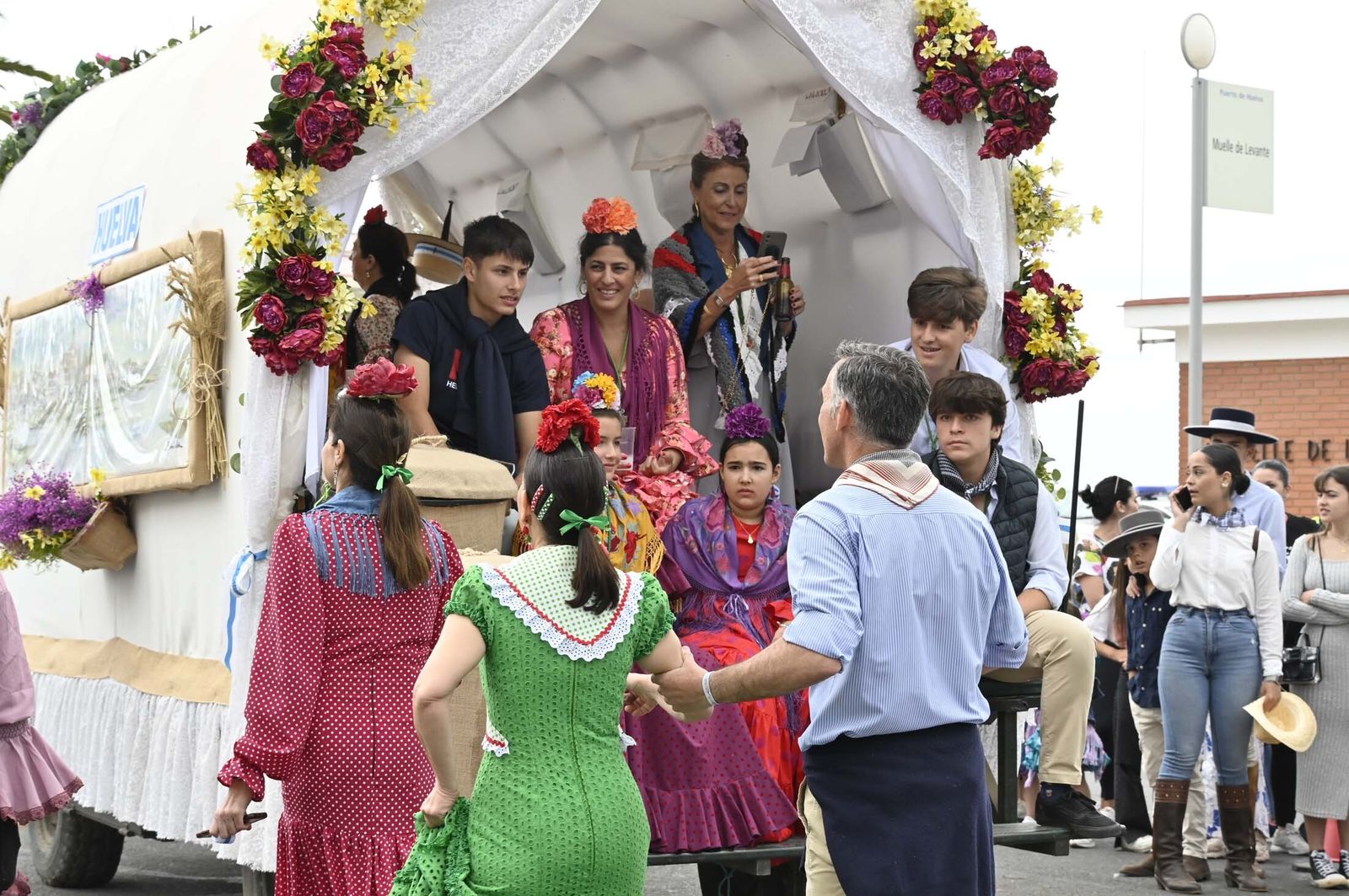 Imágenes de los carros de la Hermandad del Rocío de Huelva