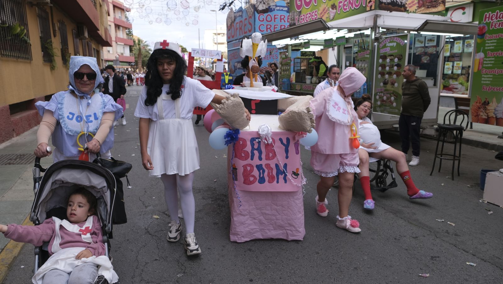 Imágenes de las carrozas de la Fiestas de San José de Benahadux