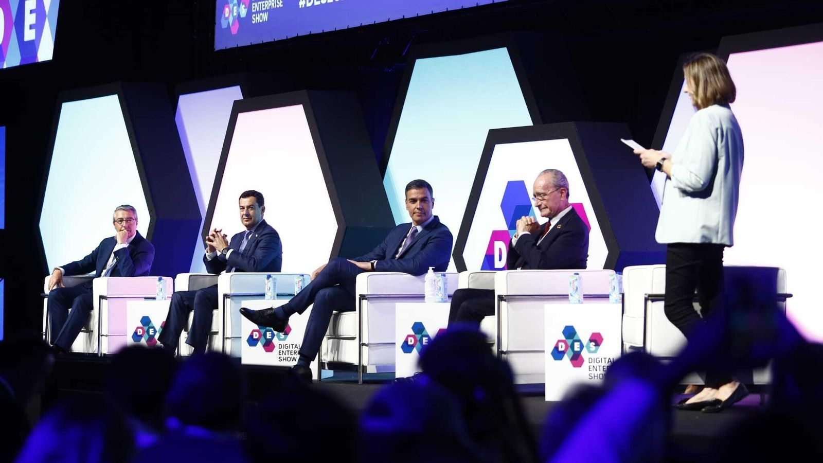 Un momento de la conferencia inaugural del DES con Salado, Moreno, Sánchez y De la Torre