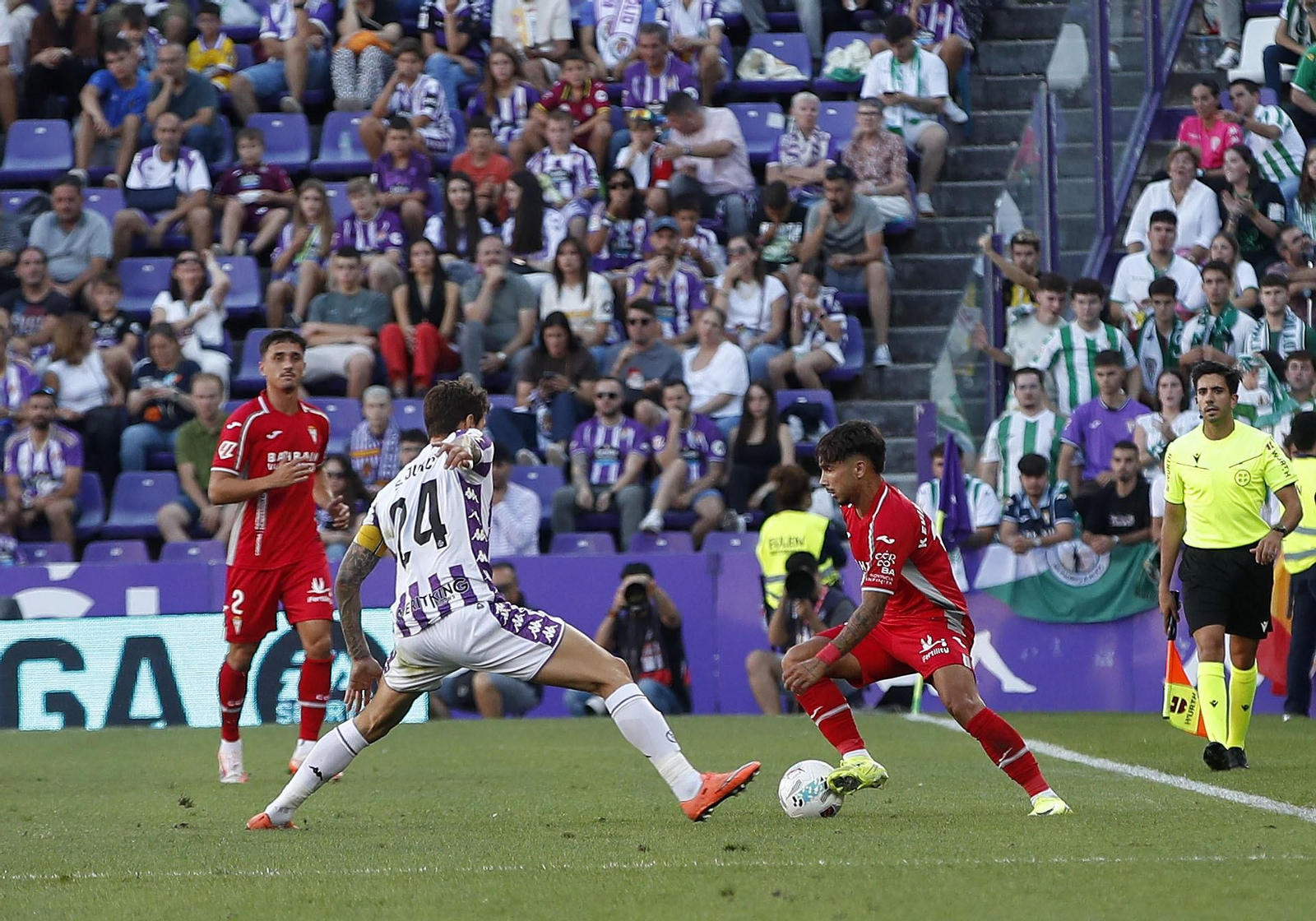Las mejores fotos del ambiente en el José Zorrilla para el Real Valladolid - Córdoba CF