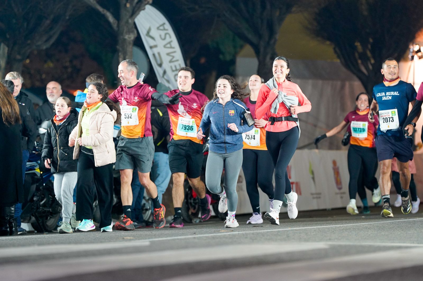 En imágenes: búscate en tu llegada a meta de la Carrera de San Antón 2026 (3)