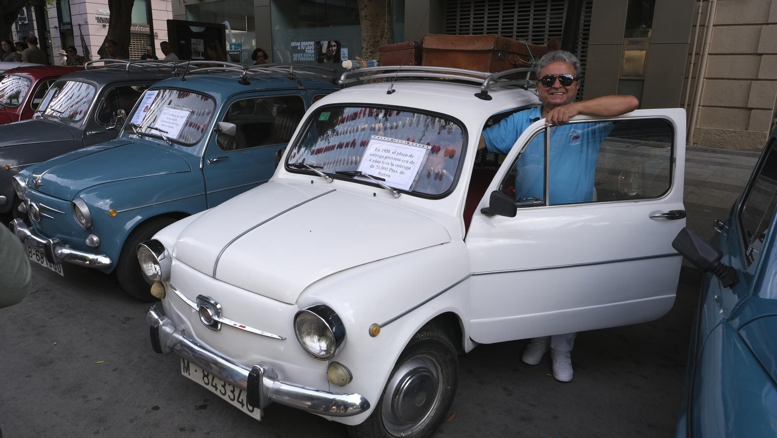 Los Seat 600 y los Mini en la Feria de Almería 2024, en imágenes