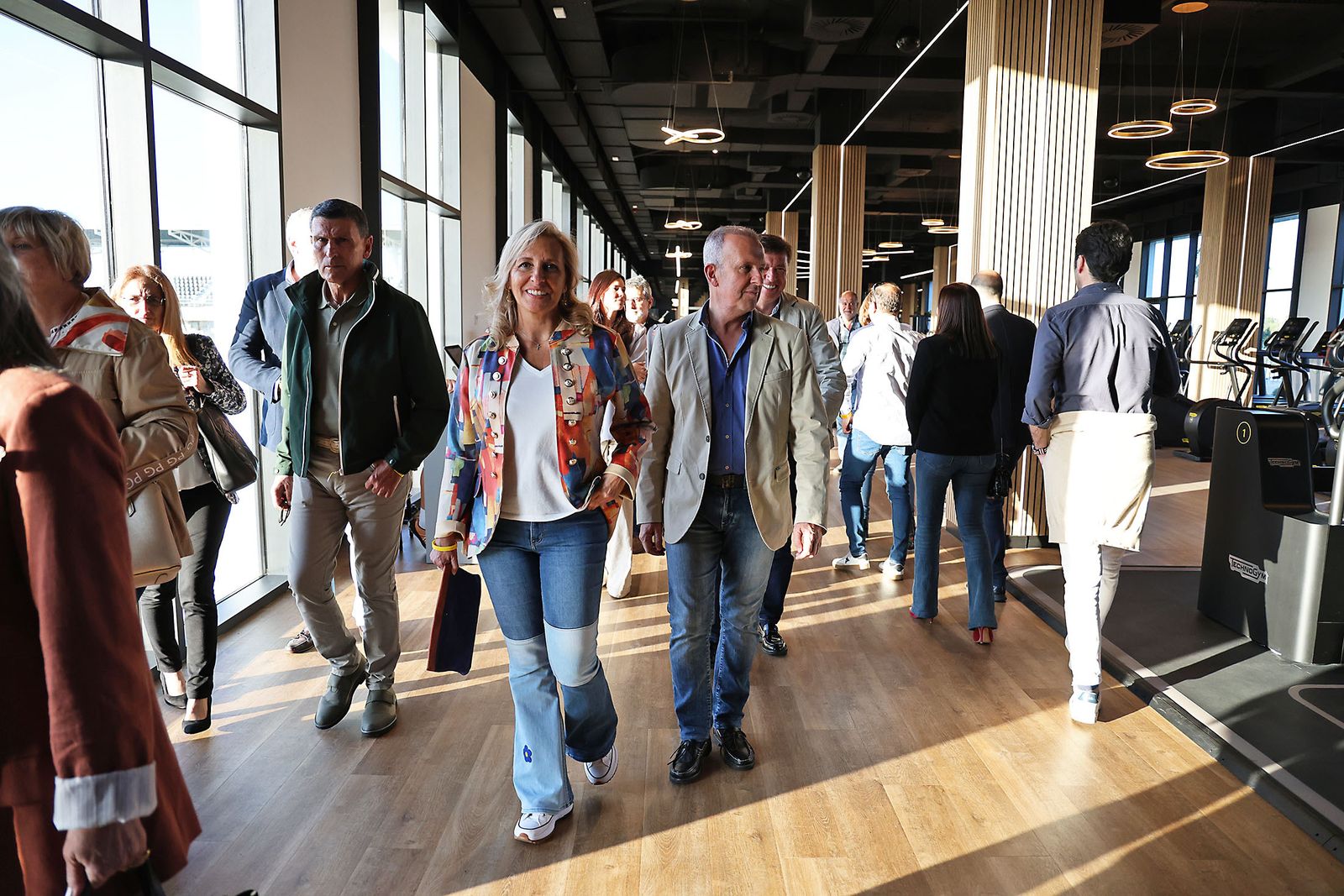 Movitransa presenta los nuevos modelos de BMW IX2 y el X2 en el complejo deportivo Lamiya