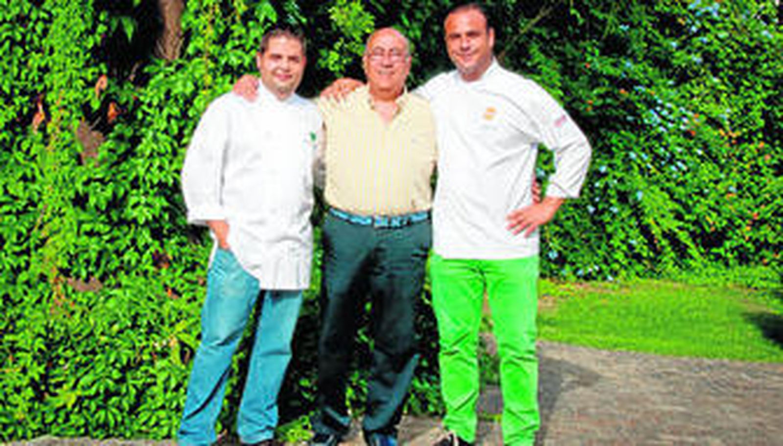 Faustino Rodríguez, en el centro, y Ángel León a la derecha, en una foto reciente.